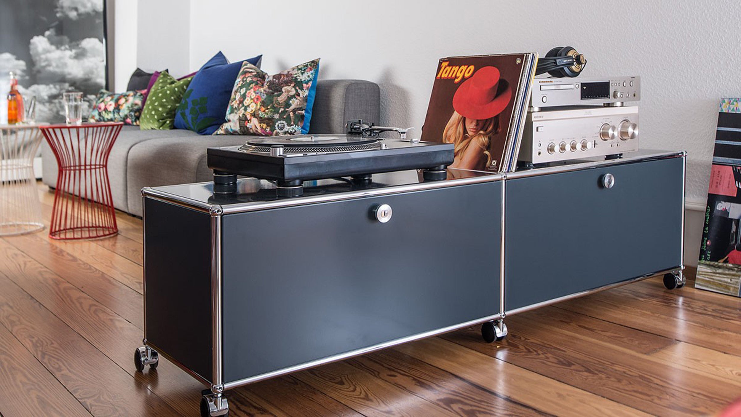 Desktop / Media (B218), made by USM Haller
