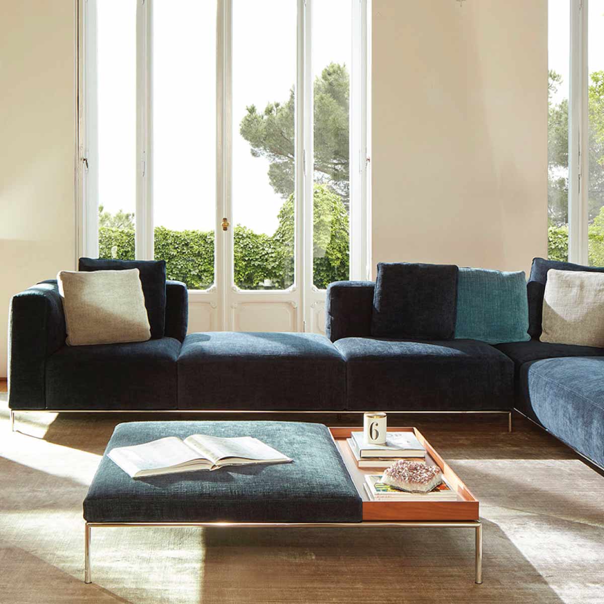 Mobile / WhiteMenu / Mex-Hi-Table, designed by Piero-Lissoni made by Cassina