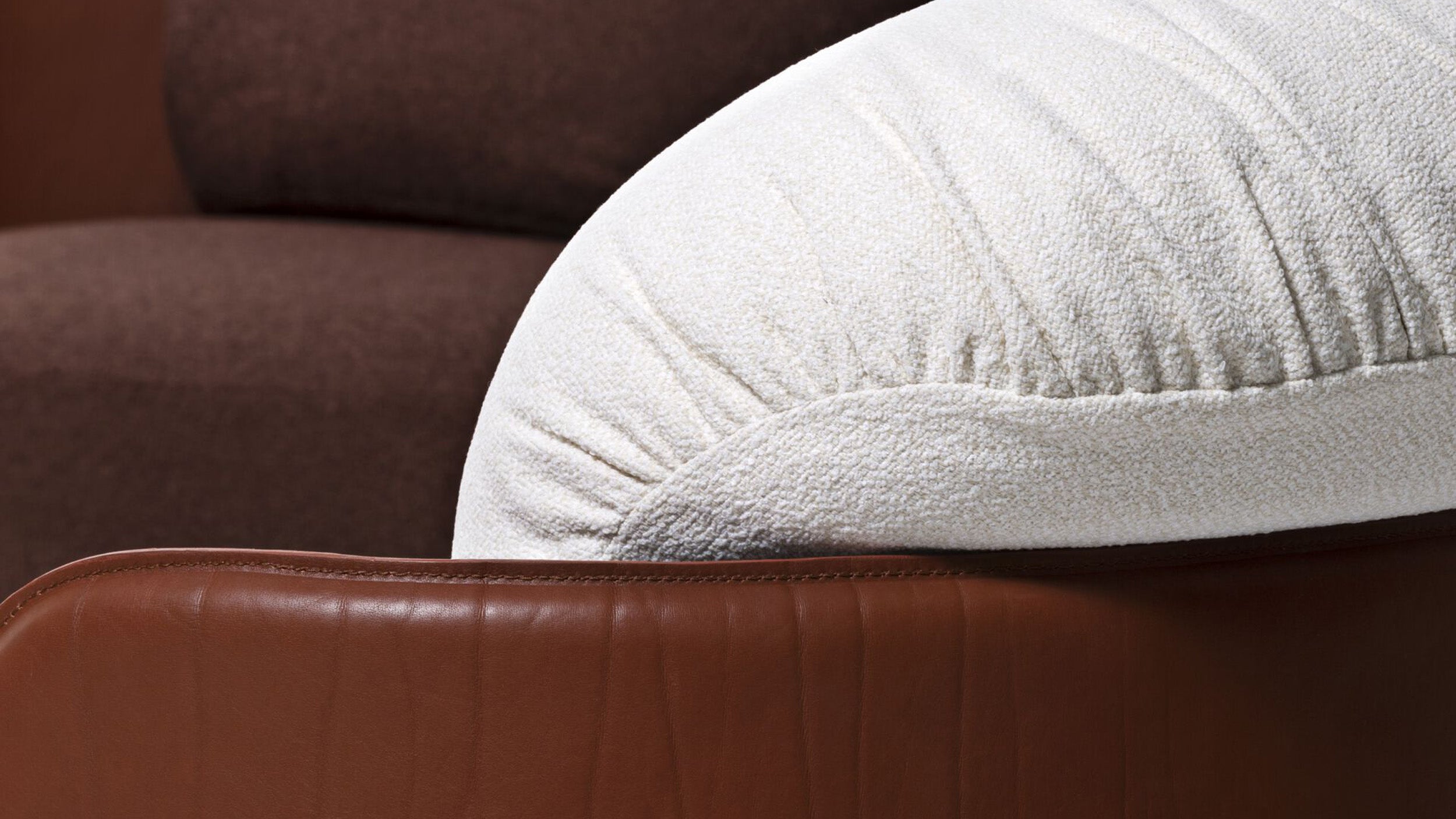 Desktop / Mochi Sofa by Exteta