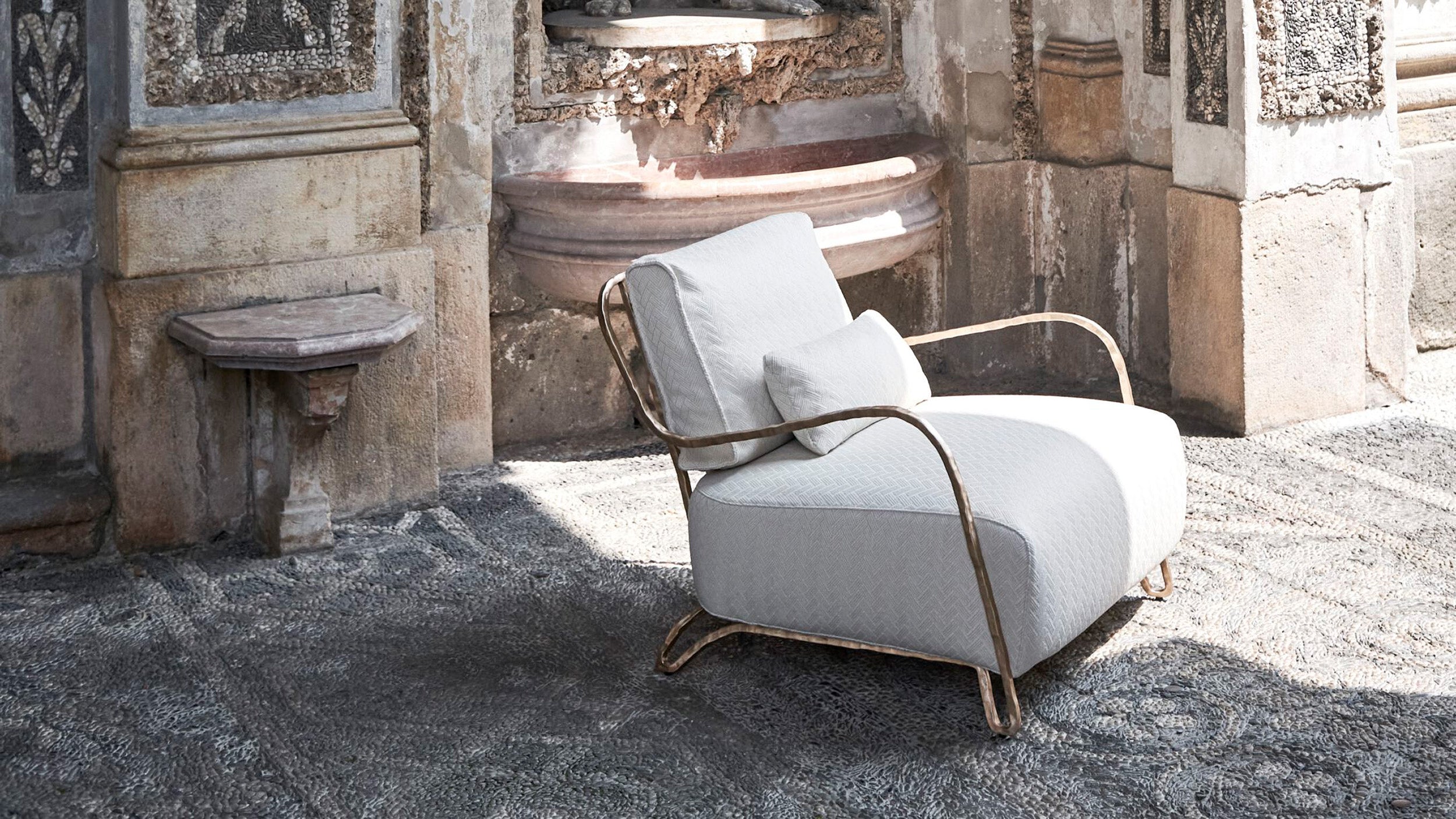 Desktop / Moonlight Armchair by Exteta