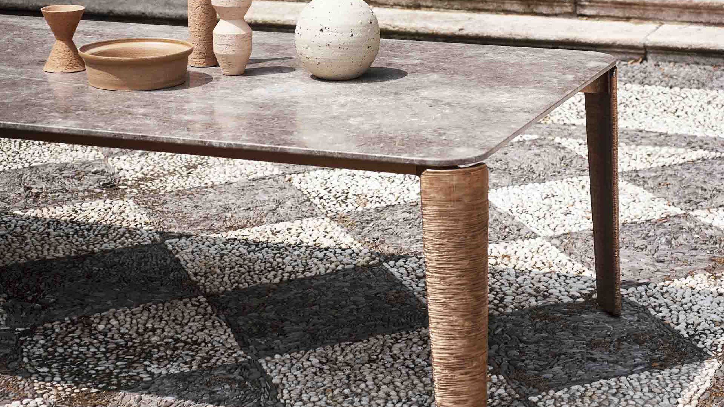 Desktop / Moonlight Dining Table by Exteta
