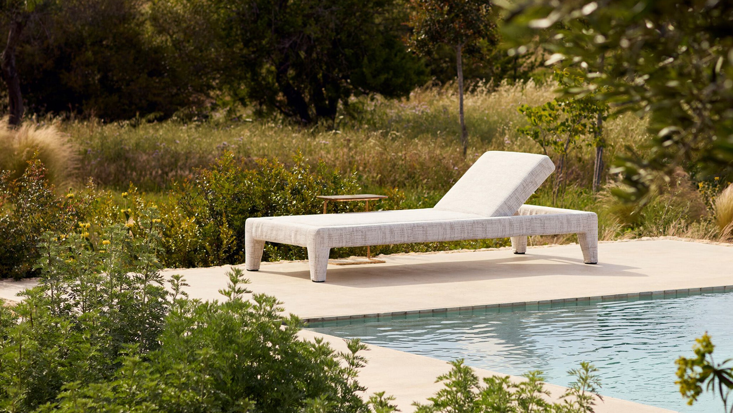 Desktop / Moonlight Soft Sun Lounger by Exteta