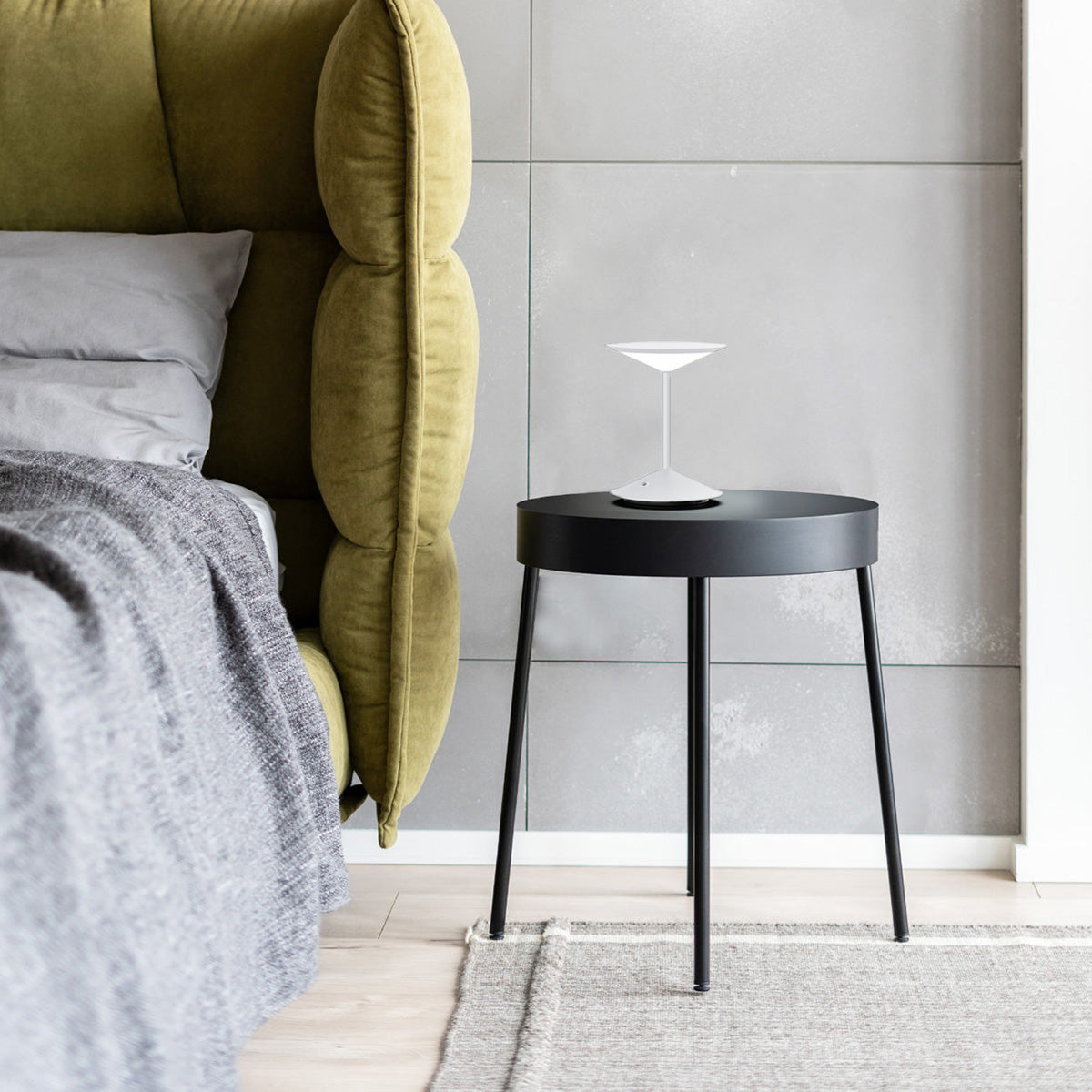 White / Mobile / Narciso Table Lamp, designed by Nicola Gallizia for Penta Light