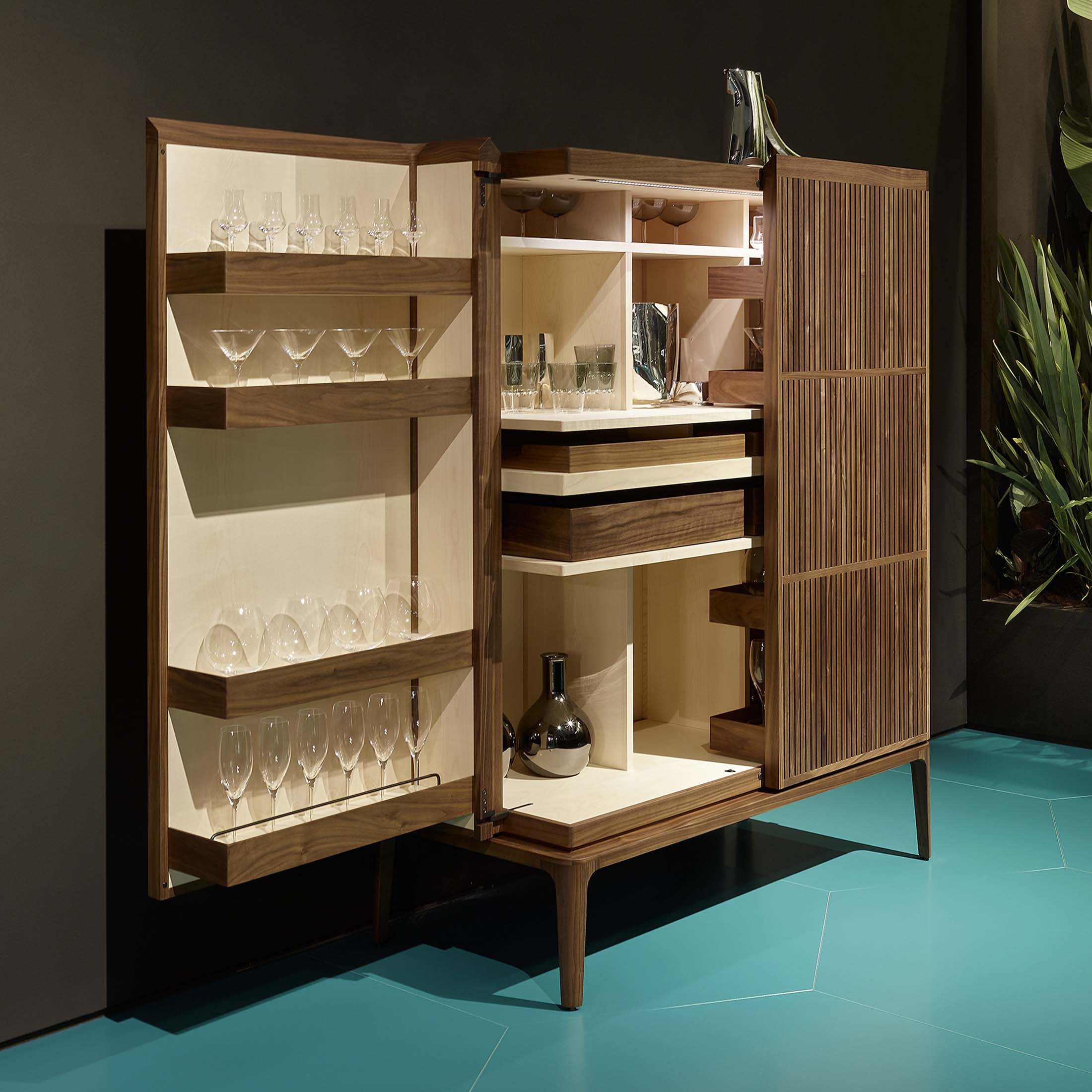 Mobile / Neverfull High-Mid, designed by Roberto Lazzeroni for Ceccotti Collezioni
