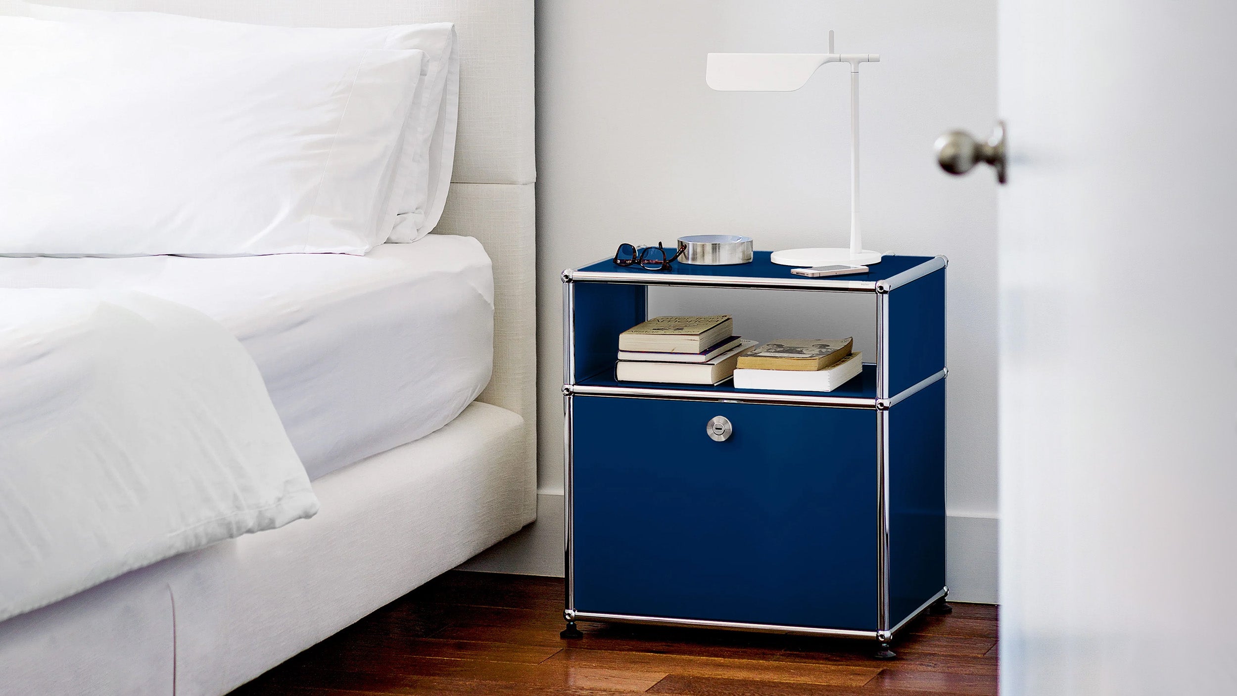 Desktop / Nightstand (P), made by UMS Haller