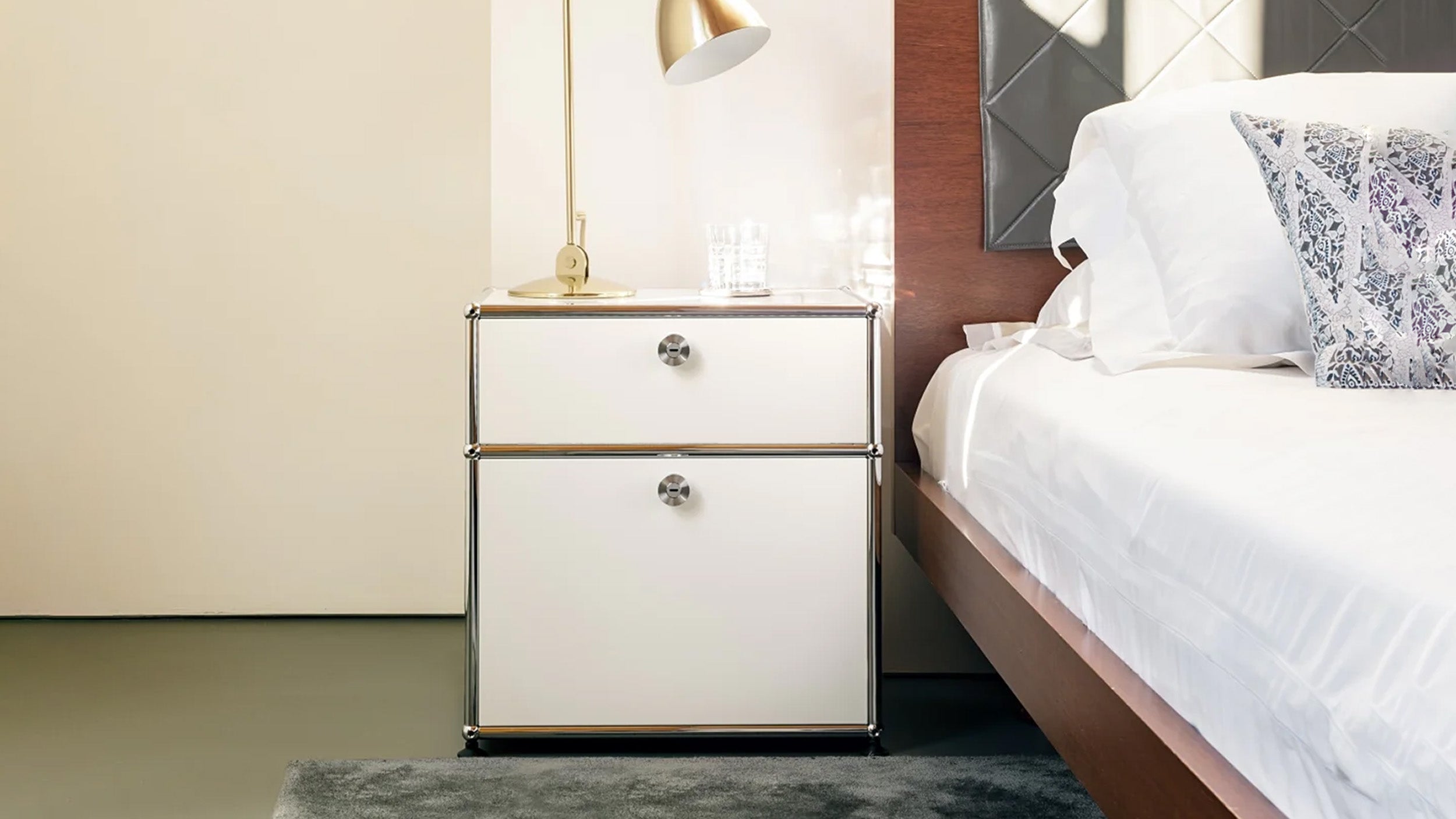 Desktop / Nightstand (P1), made by USM Haller