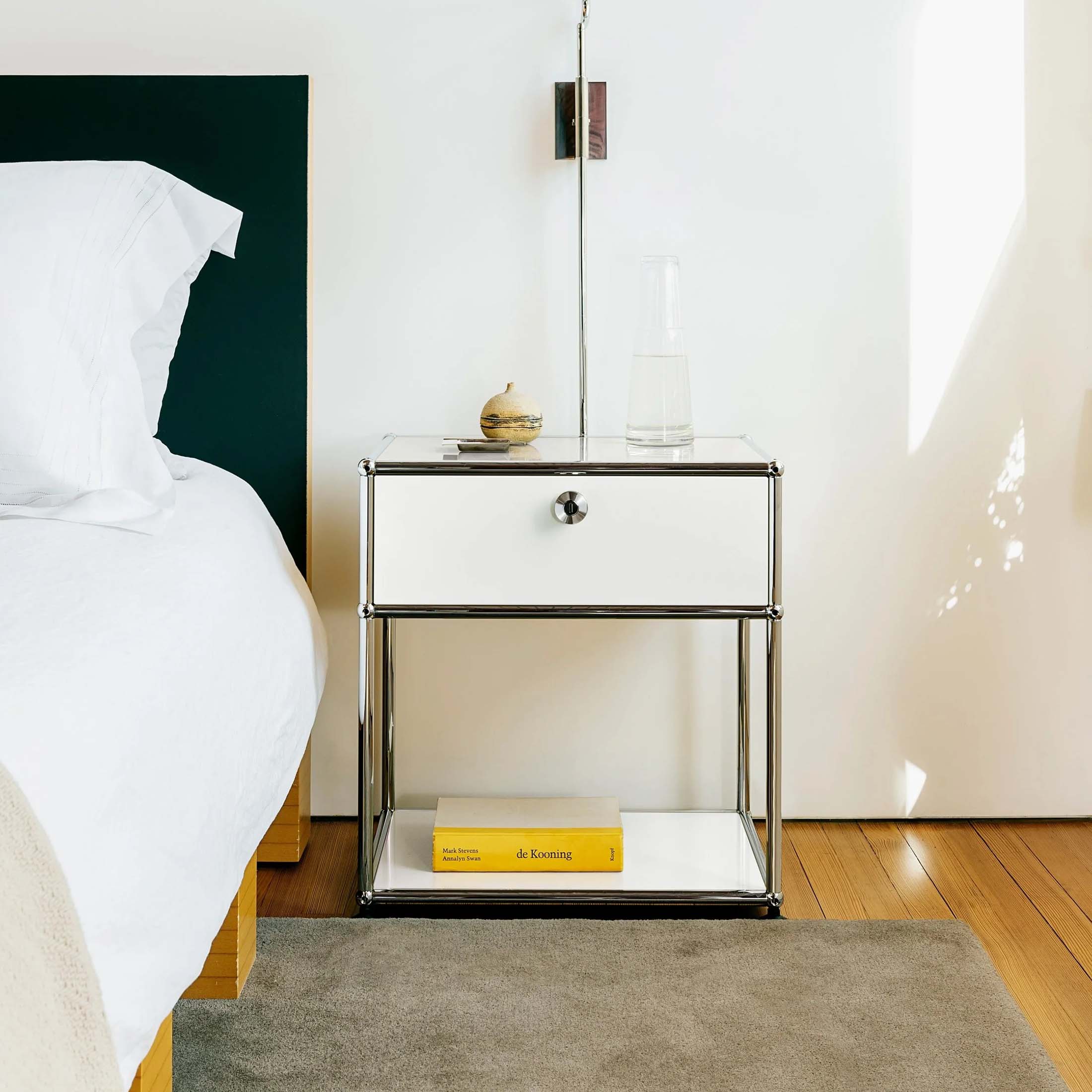 Mobile / Nightstand (P2), made by USM Haller