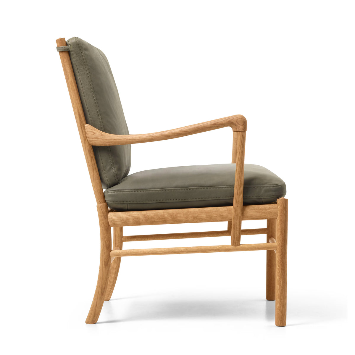 Carl Hansen & Søn OW149 Colonial Chair by Ole Wanscher. Light wood frame with gray leather cushioned seat.