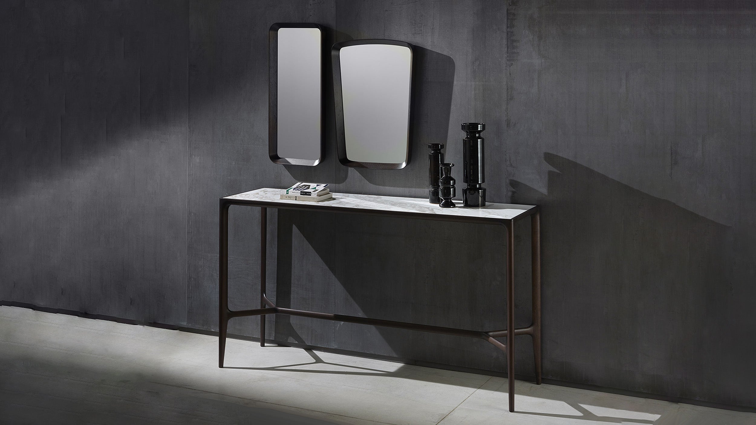 Desktop / Odette, designed by DRAW Studio for Ceccotti Collezioni