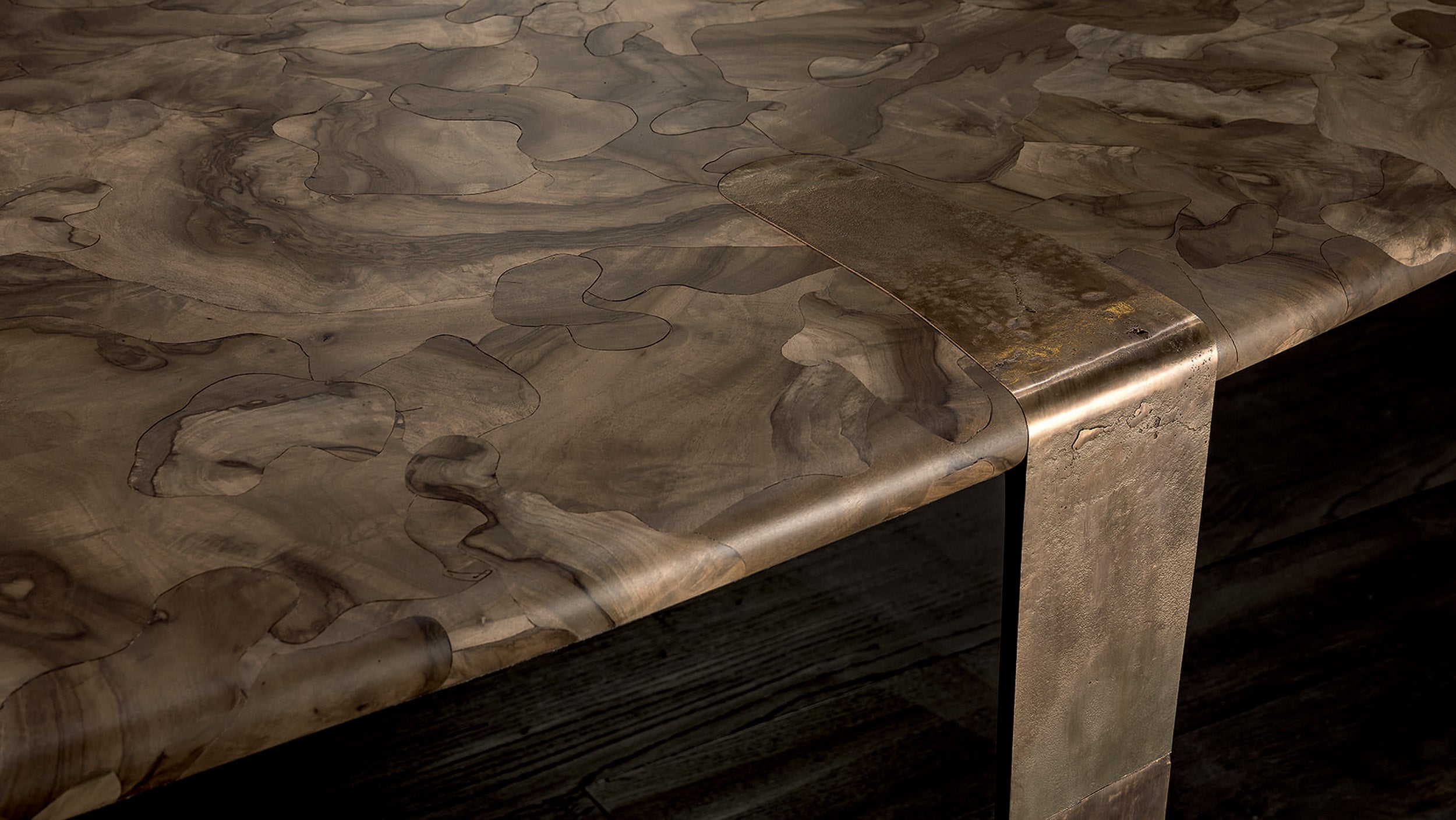 Desktop / Oxymoron Dining Table, designed by Massimo Castagna for Henge