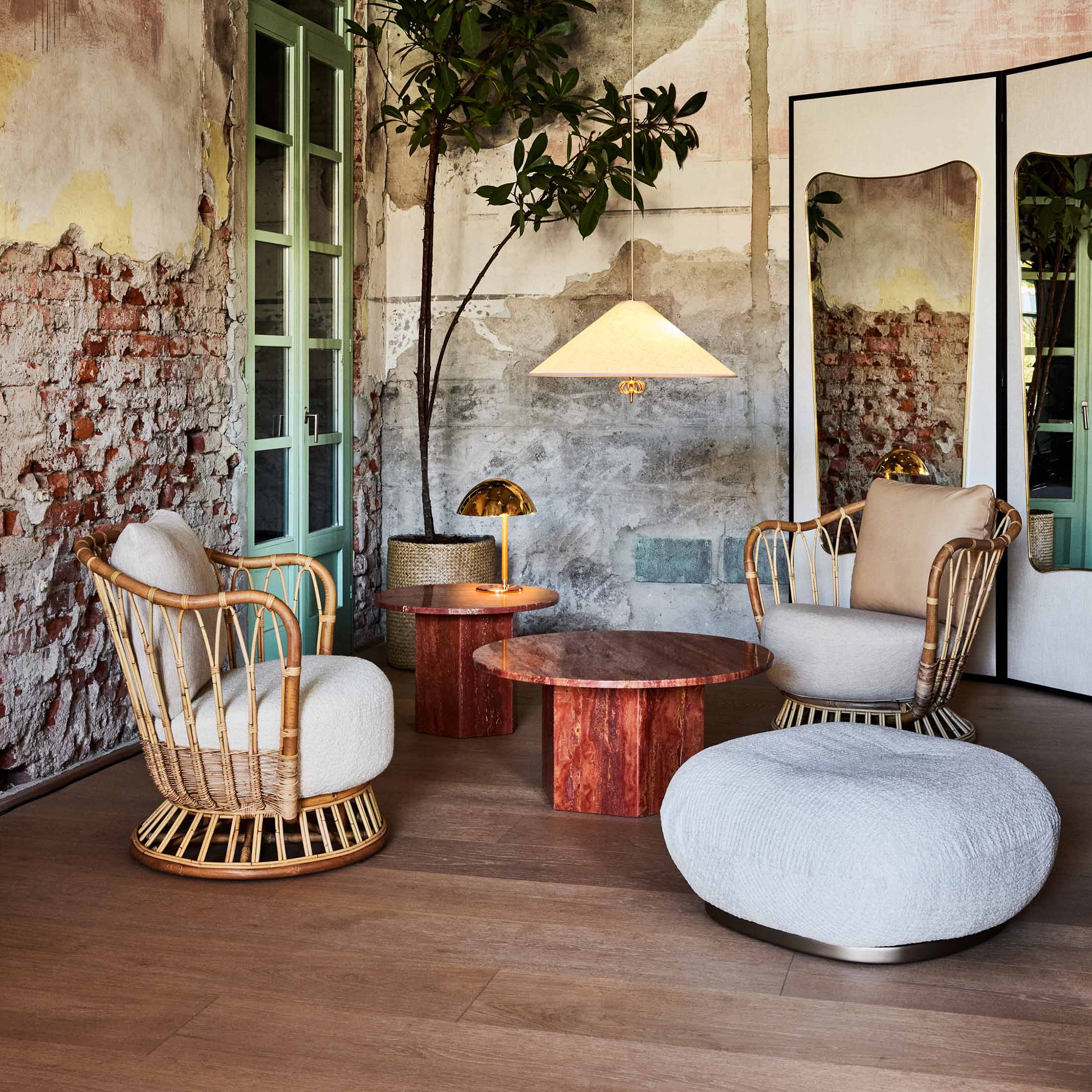 Mobile / Pacha Ottoman, designed by  Pierre Paulin and made by Gubi