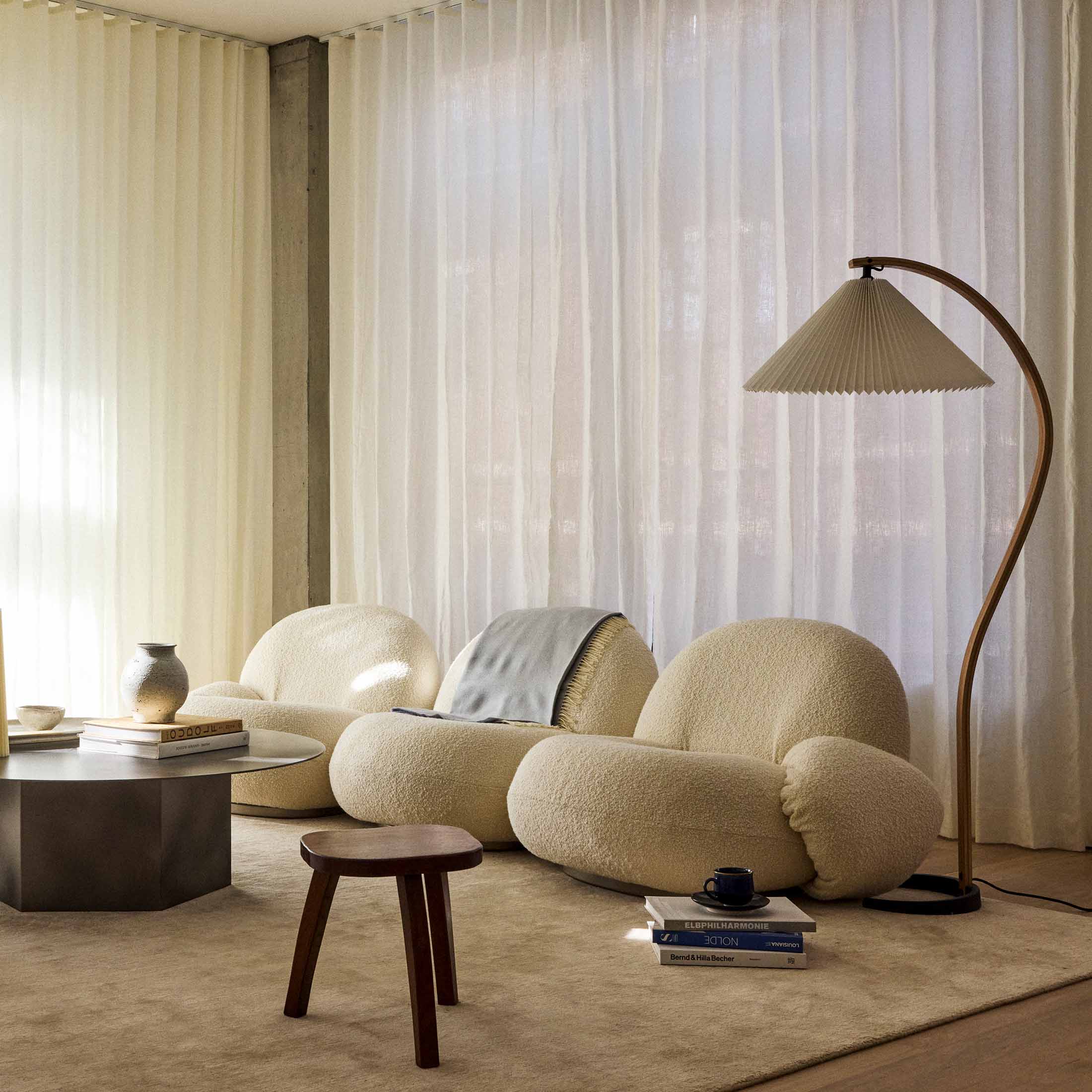 Mobile / Pacha Sofa, designed by Pierre Paulin and made by Gubi