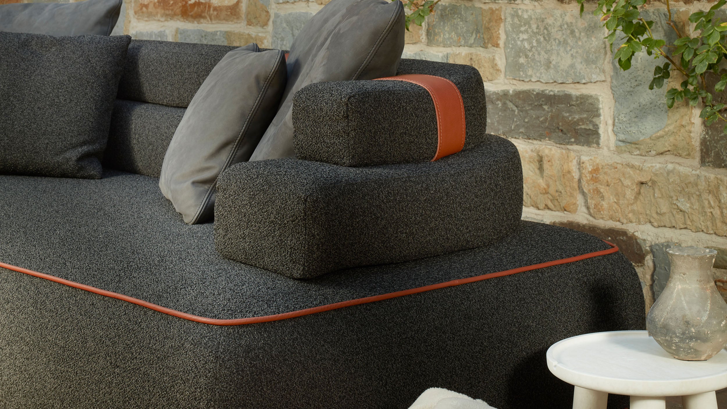 Desktop / Panarea Sofa by Exteta