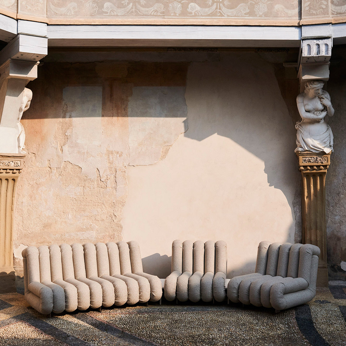 Mobile / Periscopio Sofa by Exteta
