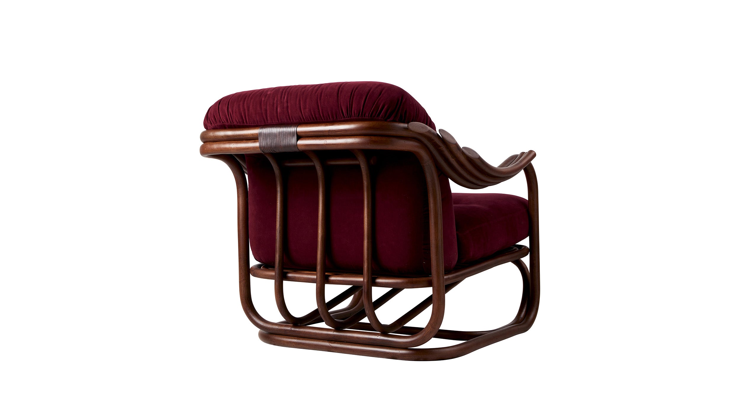 Desktop / Poltrona Tria Lounge Chair, designed by Carlo de Carli and made by Gubi