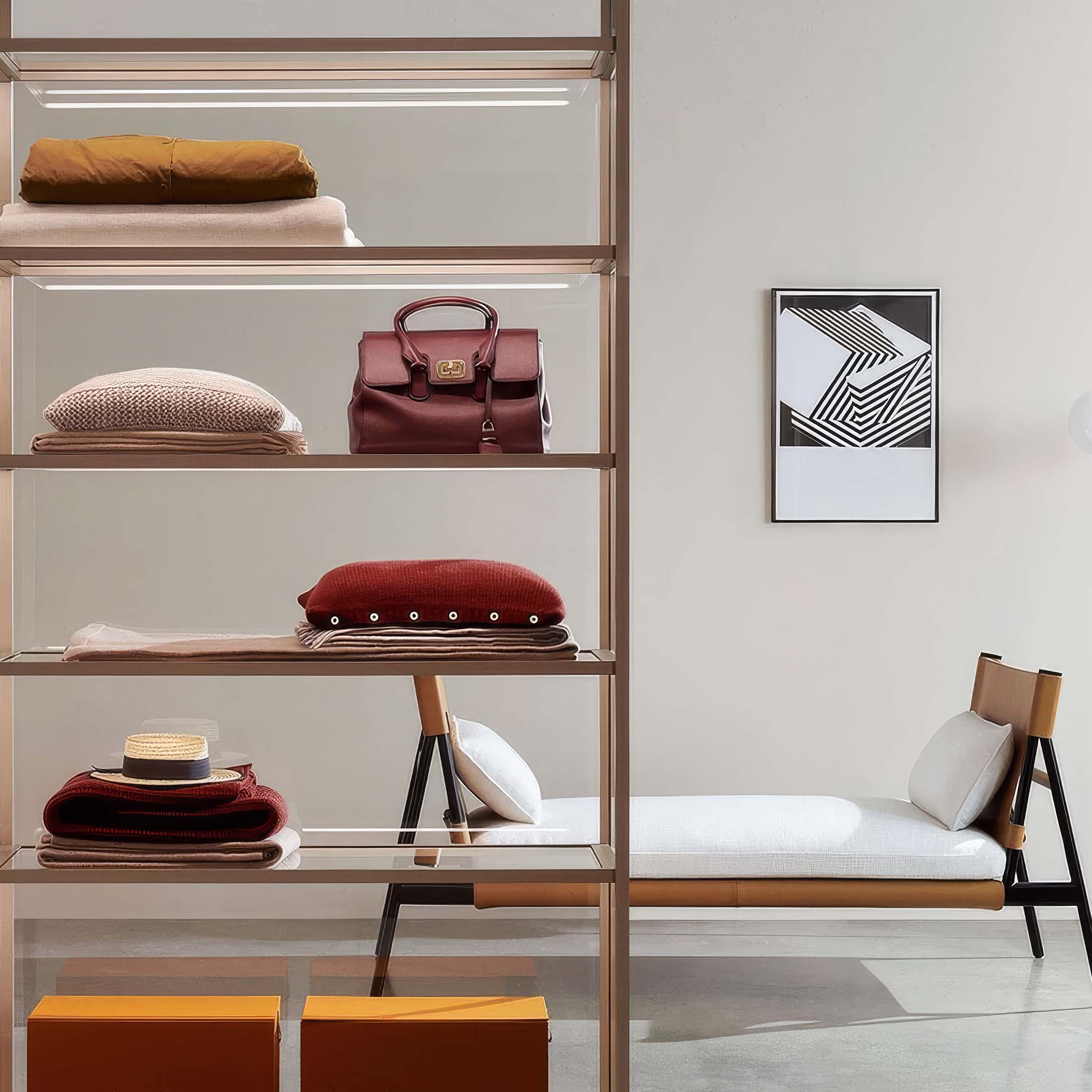Pull-out sliding - Storage Closet by Porro
