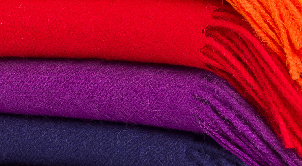 Red / Desktop / WhiteMenu / Sigmar 2 Throw Blanket