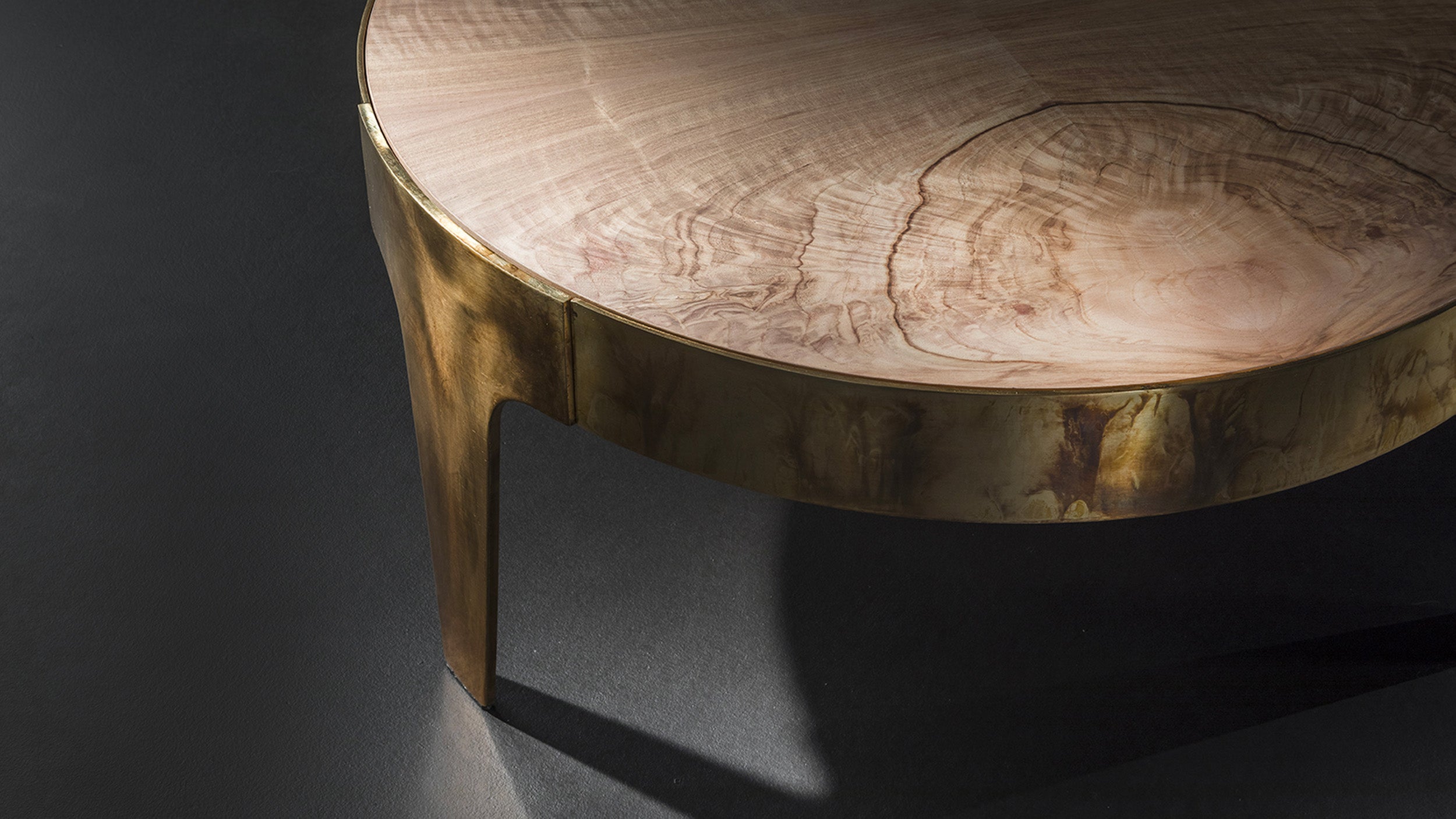 Desktop / SR Coffee Table, designed by Massimo Castagna for Henge