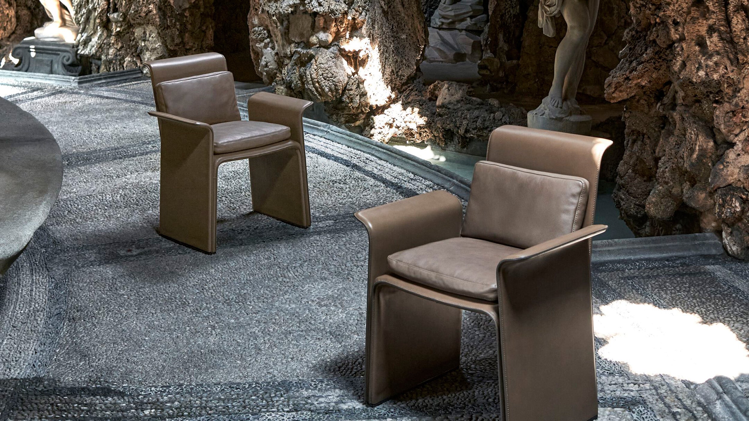 Desktop / Shell Chair by Exteta