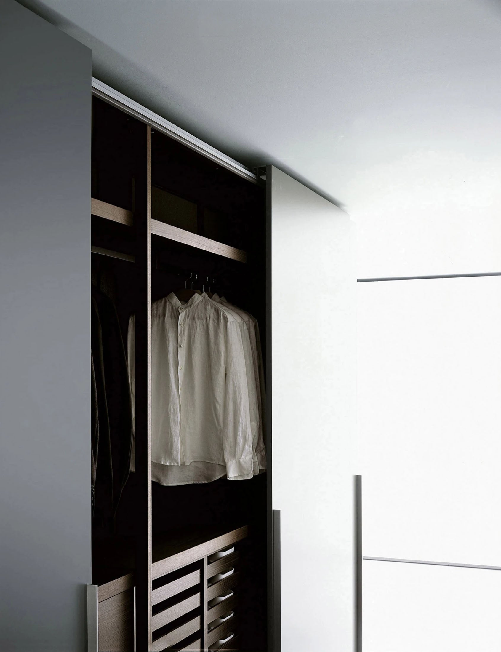 Sliding - Storage Closet by Porro