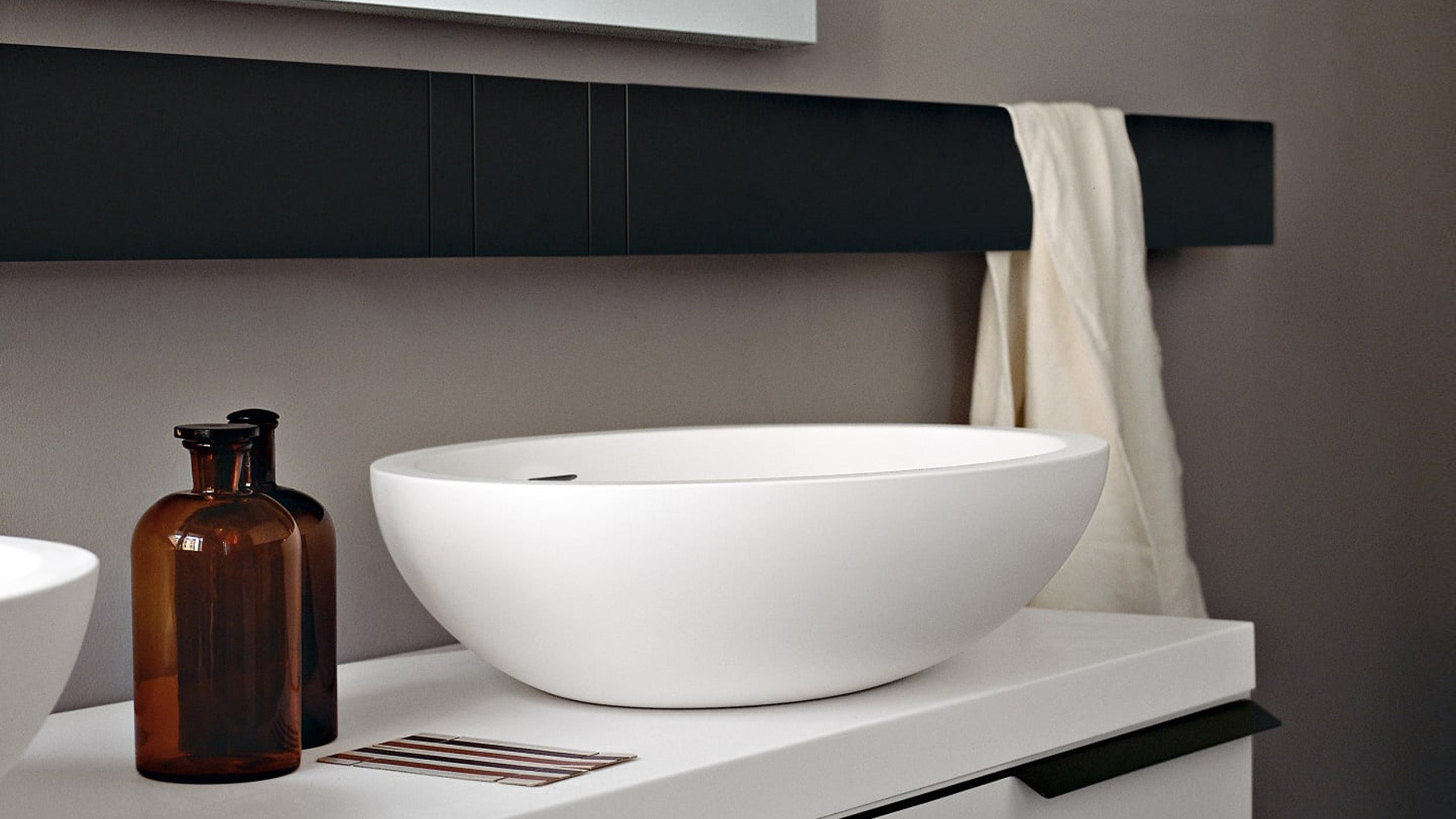 Desktop / Spoon XL Washbasin, designed by Benedini Associati for Agape