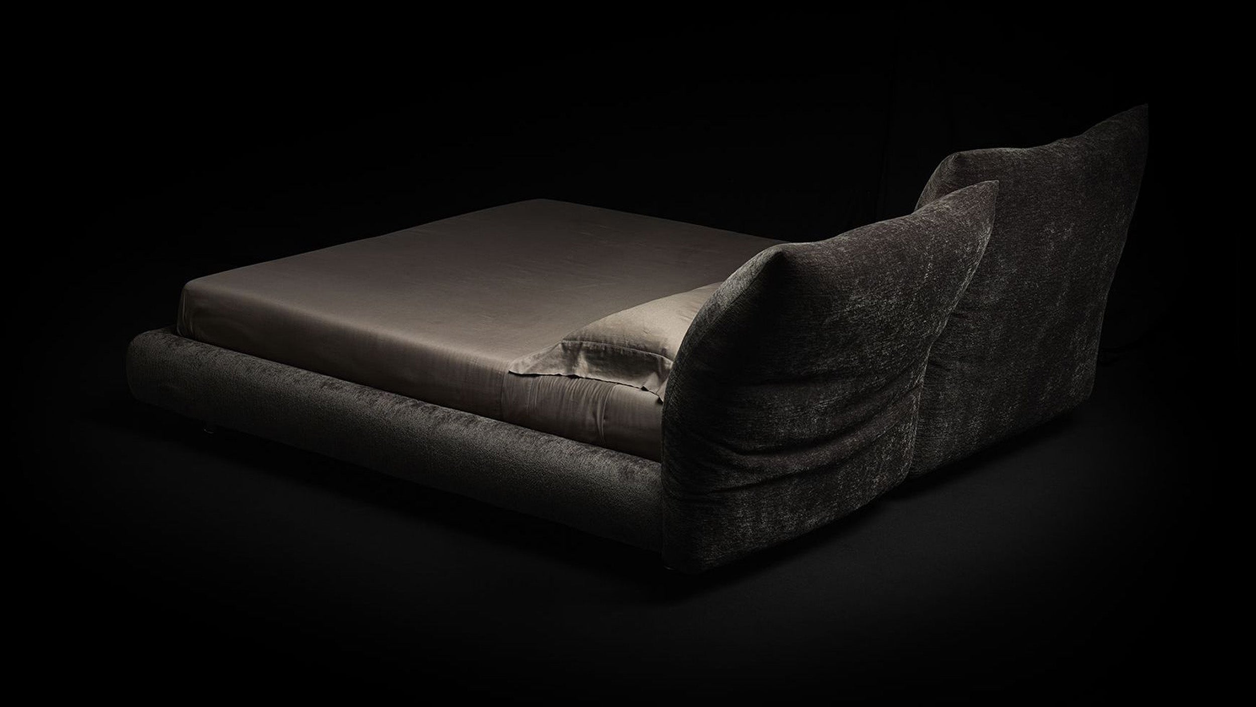 Desktop / Stand By Me Bed, designed by Francesco Binfare for Edra