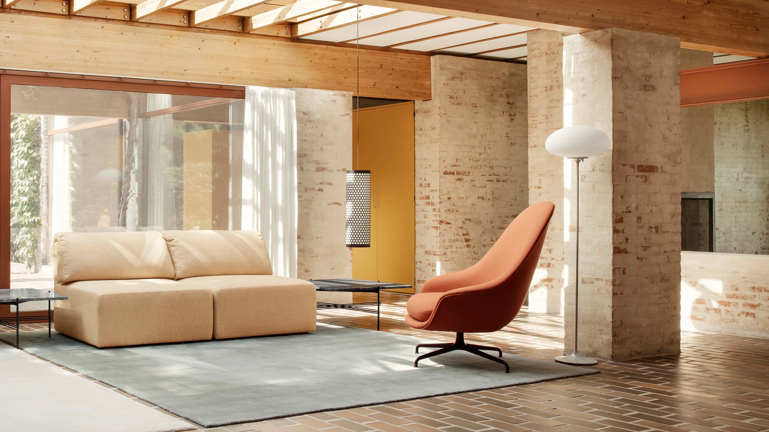 Desktop / Stemlite Floor Lamp, designed by Bill Curry for Gubi