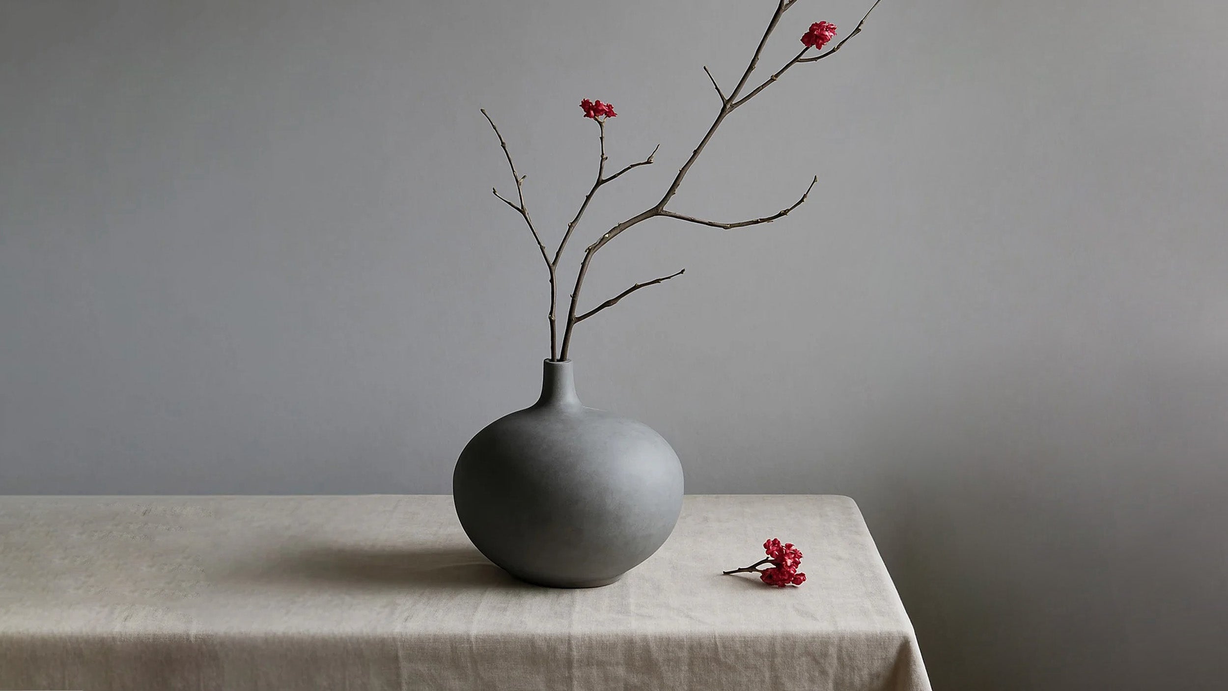 Desktop / Submarine Vase, designed by Nicolaj Noddesbo and Tommy Hyldahl for 101 Copenhagen