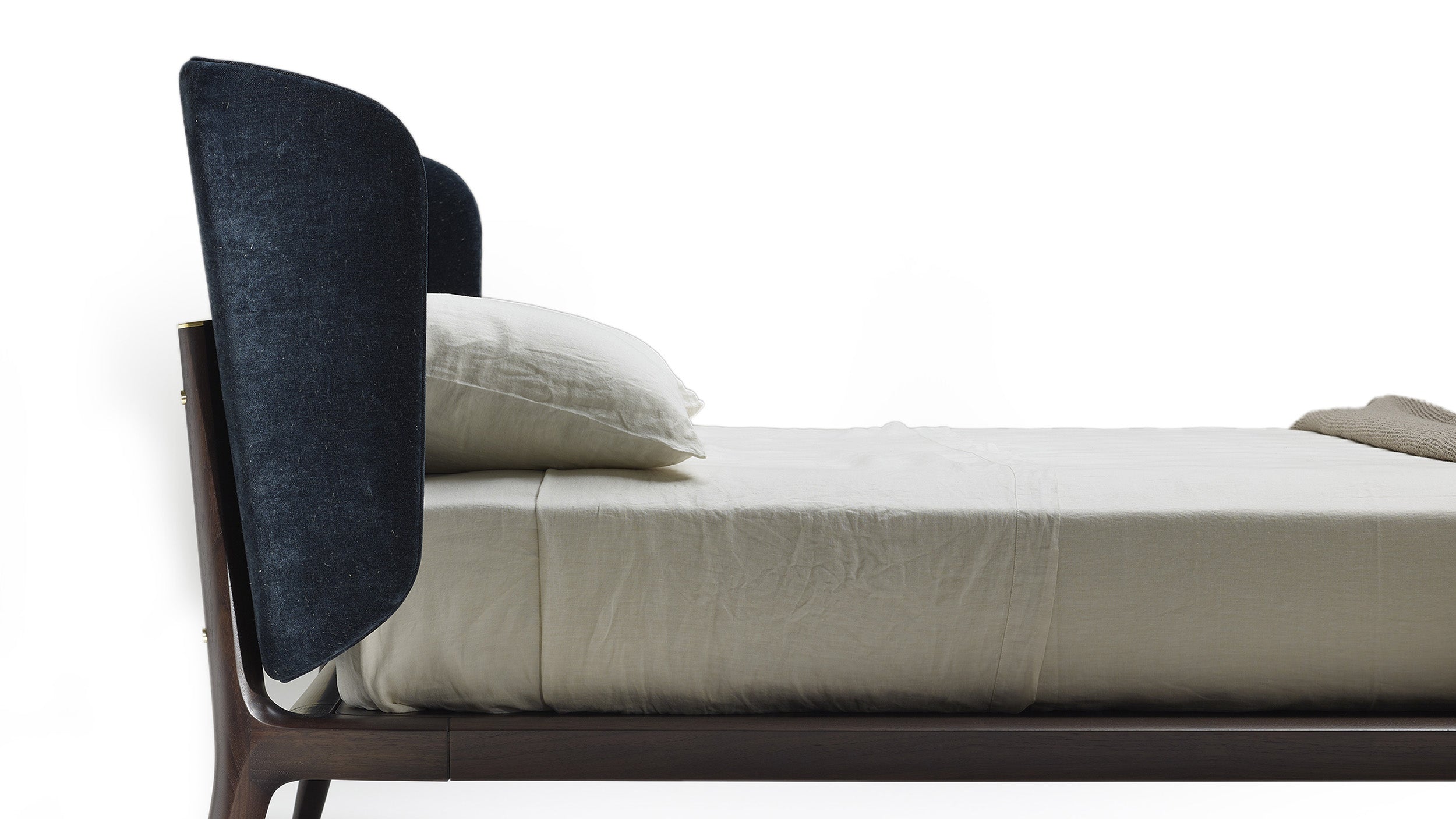 Desktop / Sweet Dreams Bed, designed by DRAW Studio for Ceccotti Collezioni