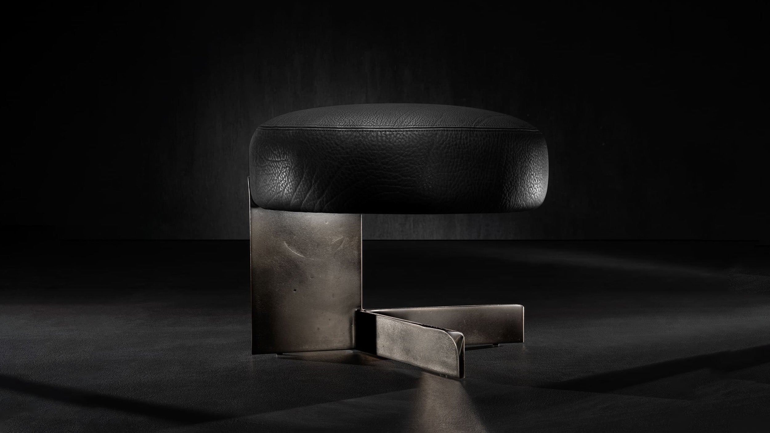 Desktop / Tambourine Pouf, designed by Ugo Cacciatori for Henge