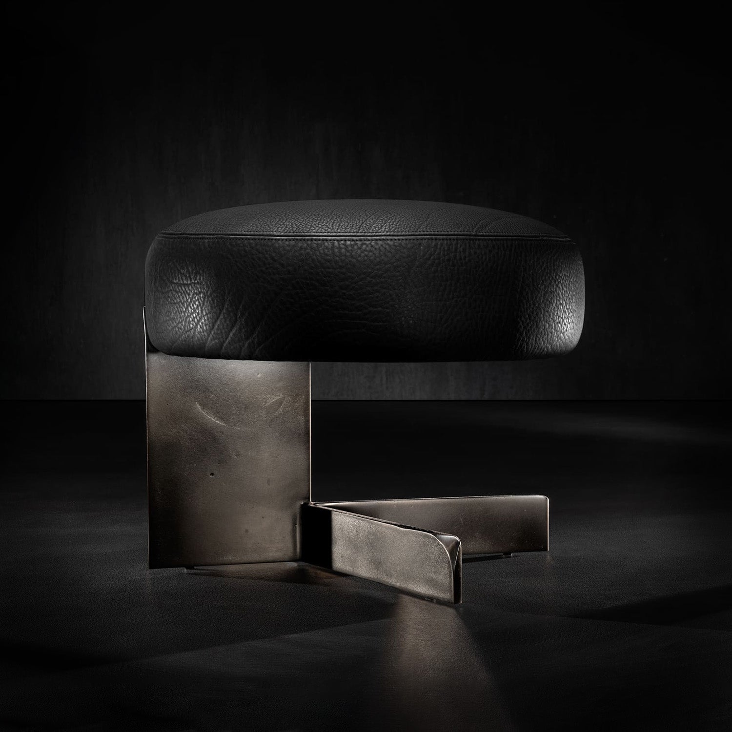Mobile / Tambourine Pouf, designed by Ugo Cacciatori for Henge