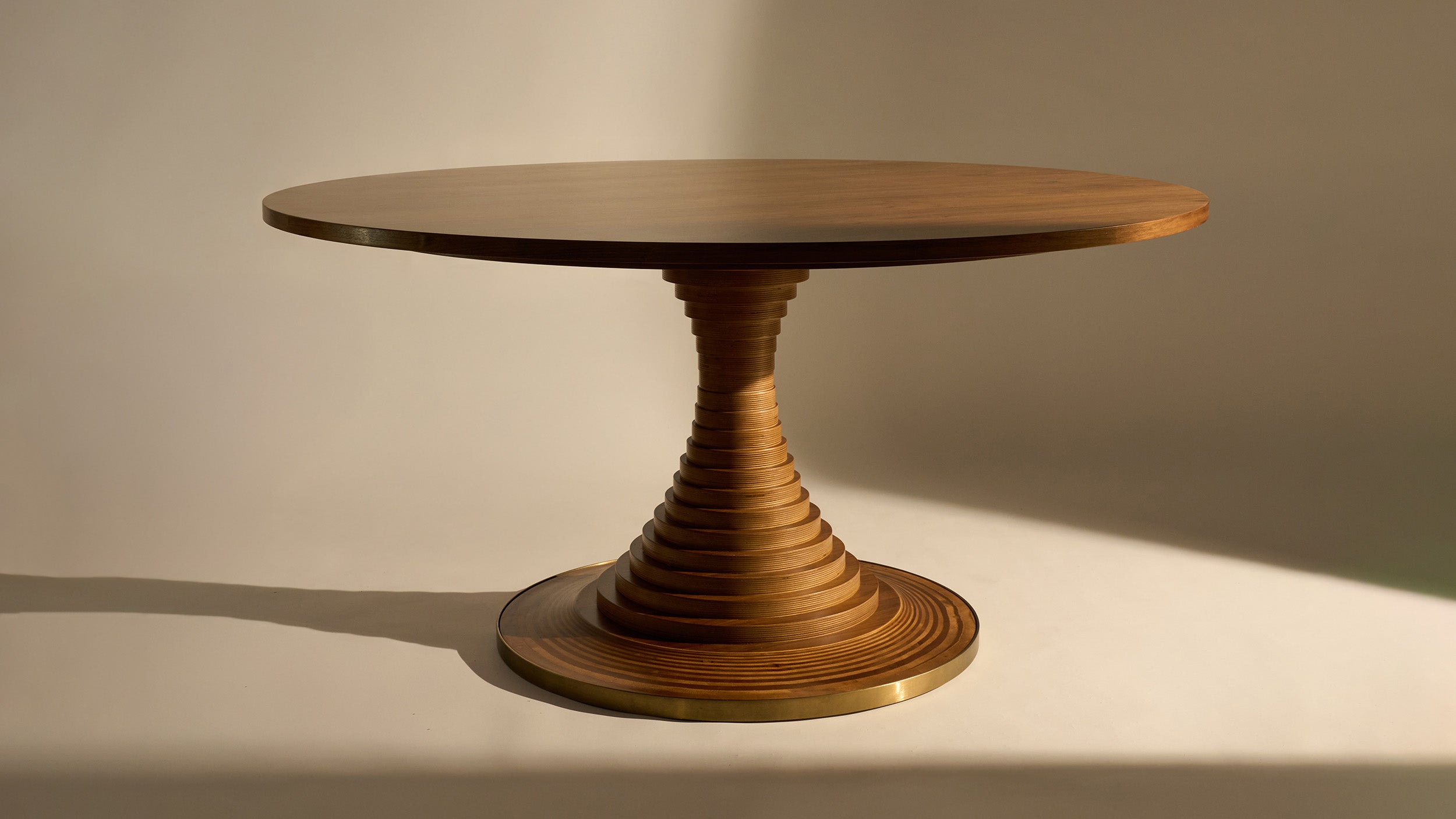 Desktop / Tavolo a Dischi Dining Table, designed by Carlo de Carli and made by Gubi