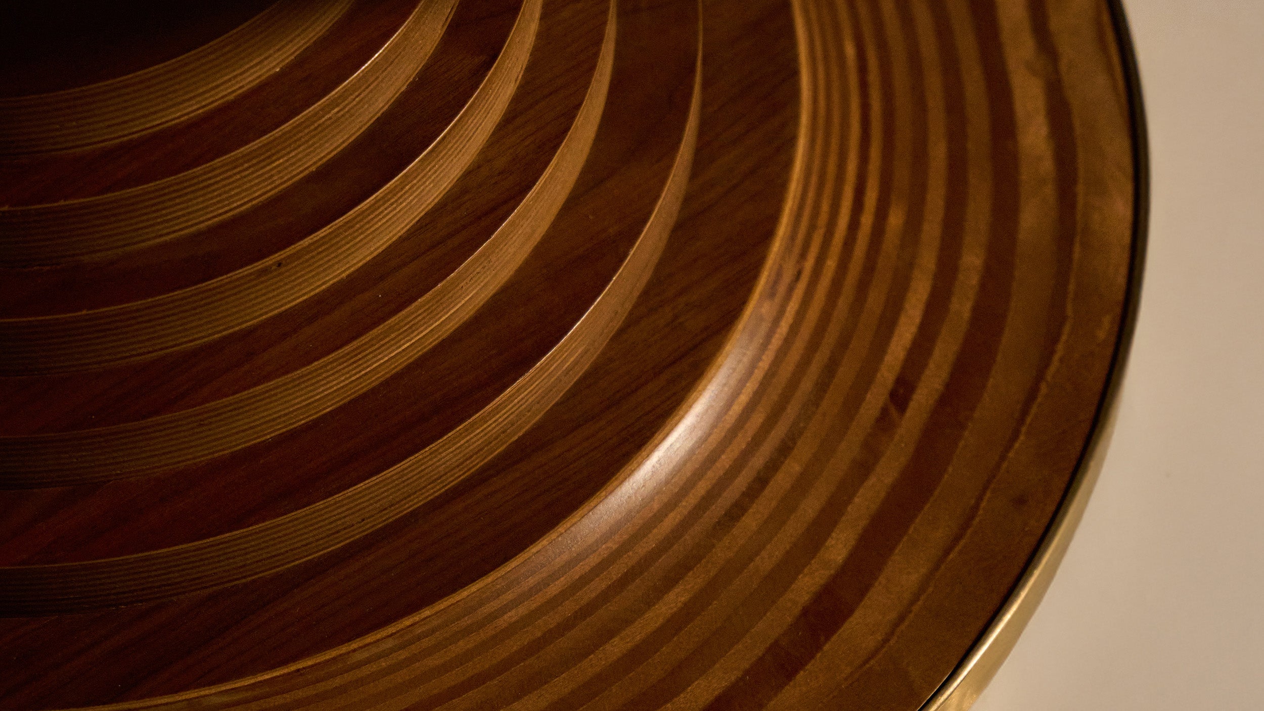 Desktop / Tavolo a Dischi Dining Table, designed by Carlo de Carli and made by Gubi