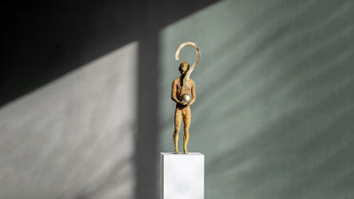 Desktop / Thoughts I – The Question bronze sculpture, designed by Raffaella Benetti