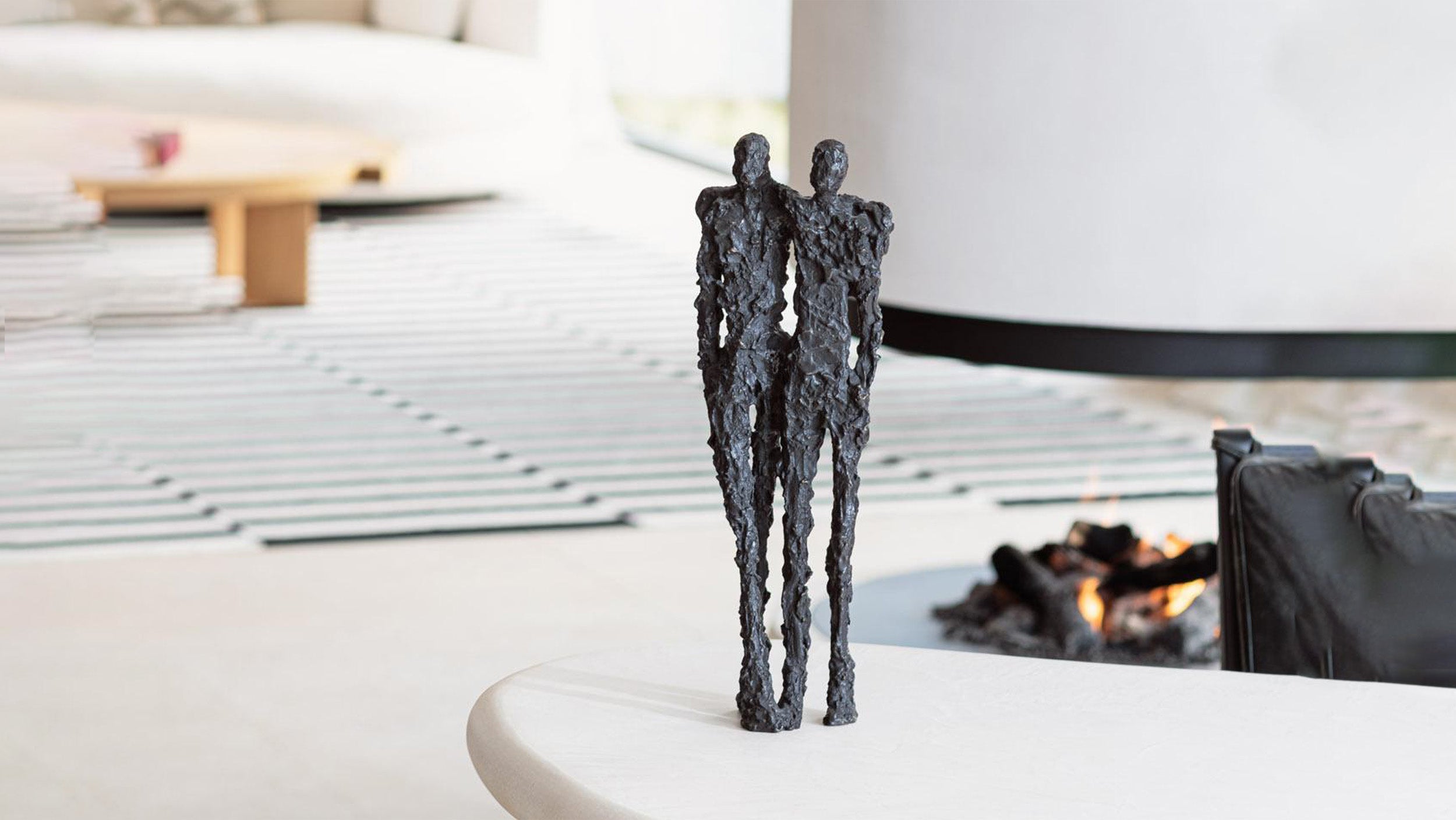 Desktop / To Embrace sculpture, designed by Ann Vrielinck for Gardeco
