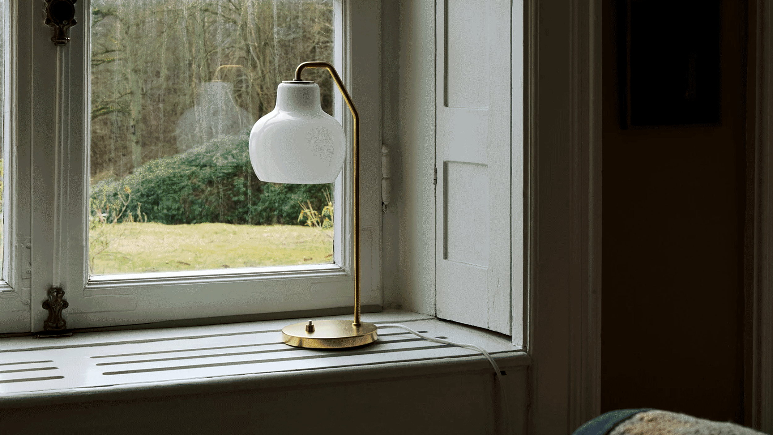 Desktop / VL Ring Crown Table Lamp, designed by Vilhelm Lauritzen for Louis Poulsen