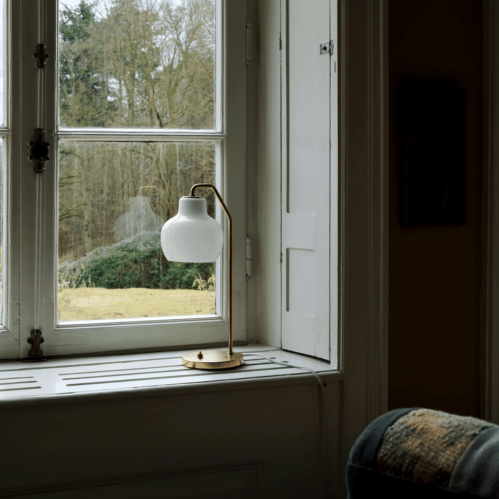 Mobile / VL Ring Crown Table Lamp, designed by Vilhelm Lauritzen for Louis Poulsen