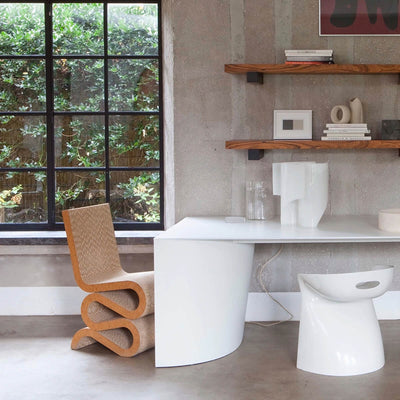 Mobile / BlackMenu / Wiggle Side Chair made by Vitra
