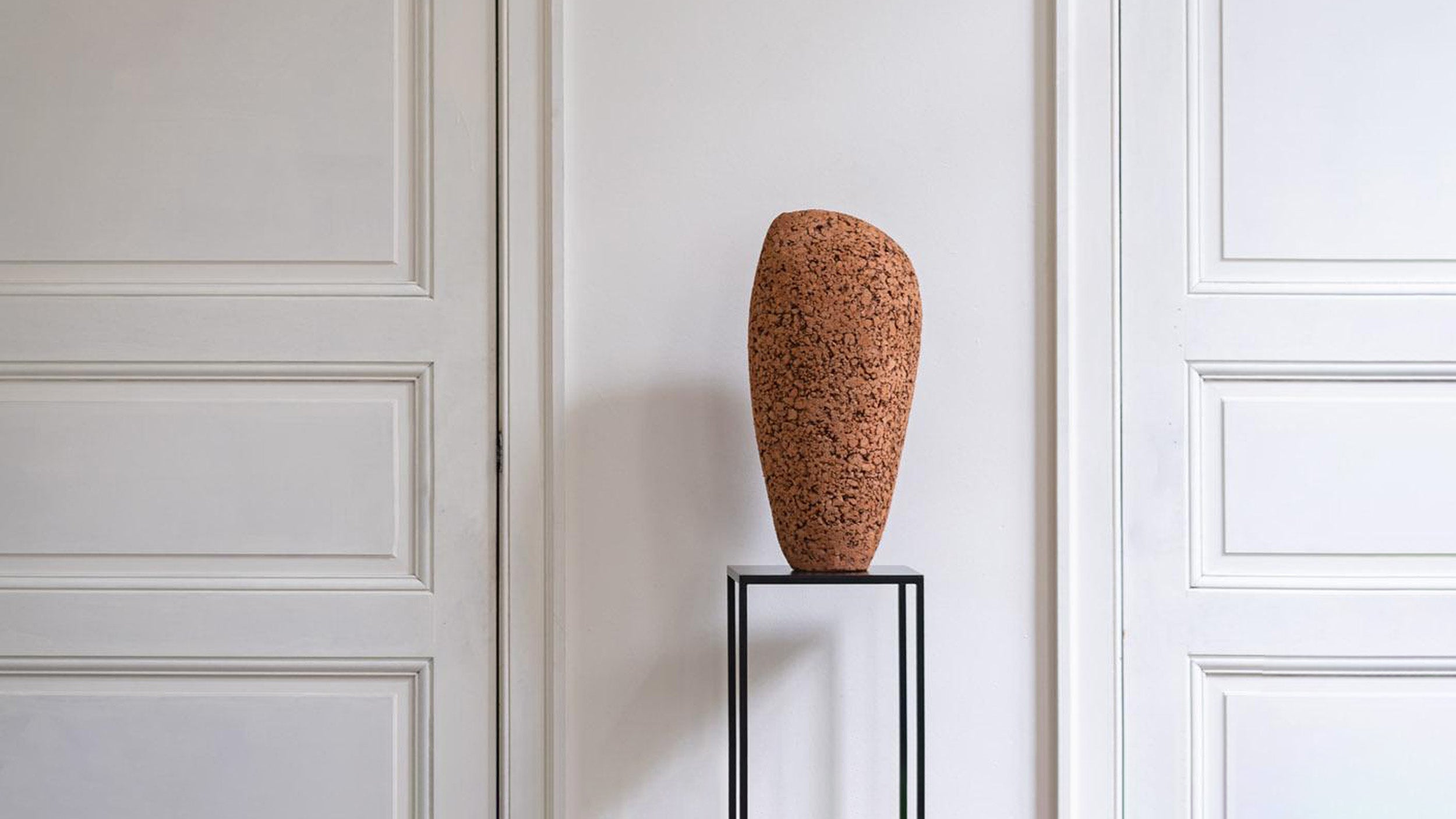 Desktop / Vaso Formigueiro 13A, designed by Domingos Tótora&nbsp;for Gardeco