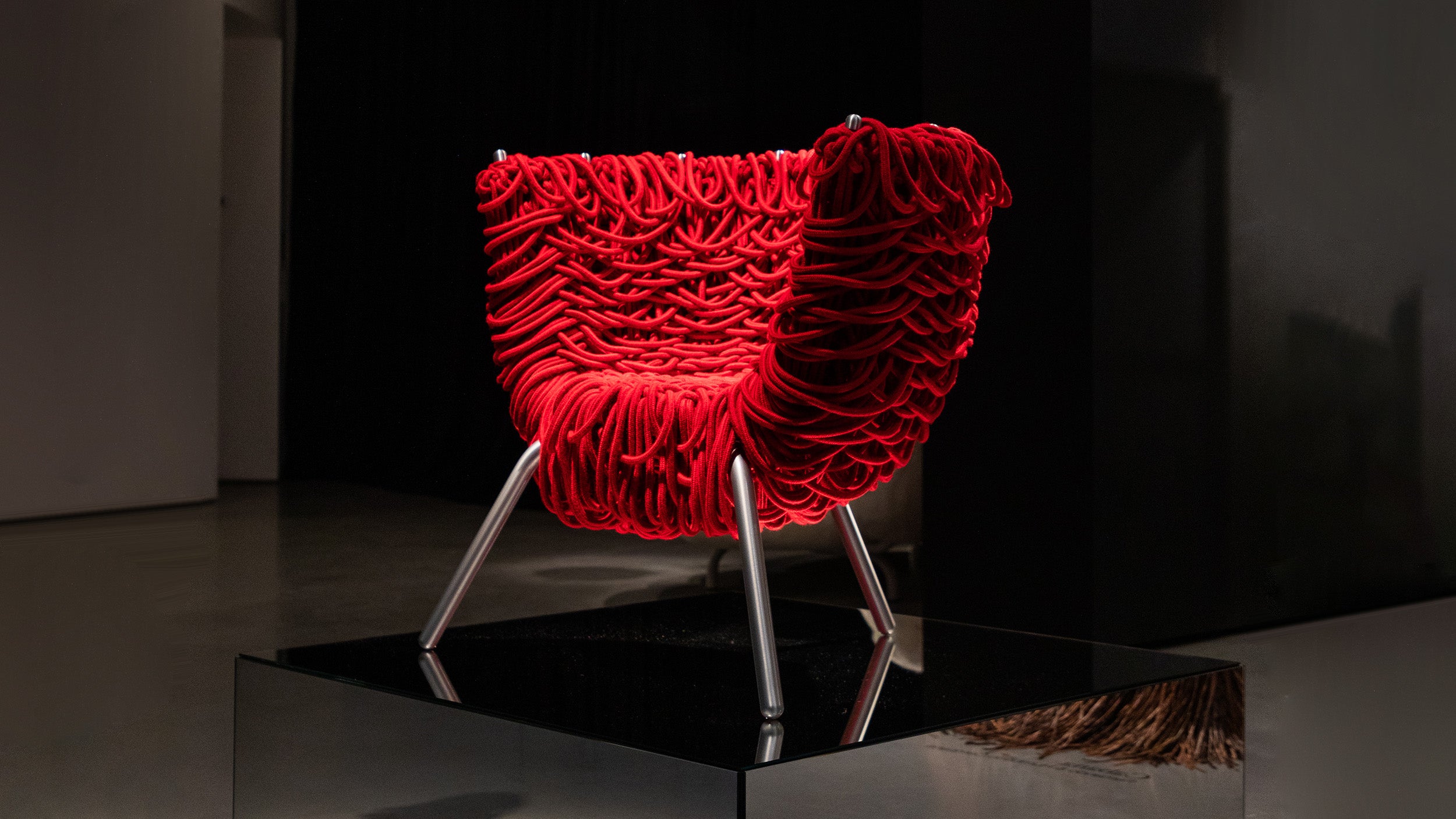 Desktop / Vermelha Chair, designed by Fernando and Humberto Campana for Edra