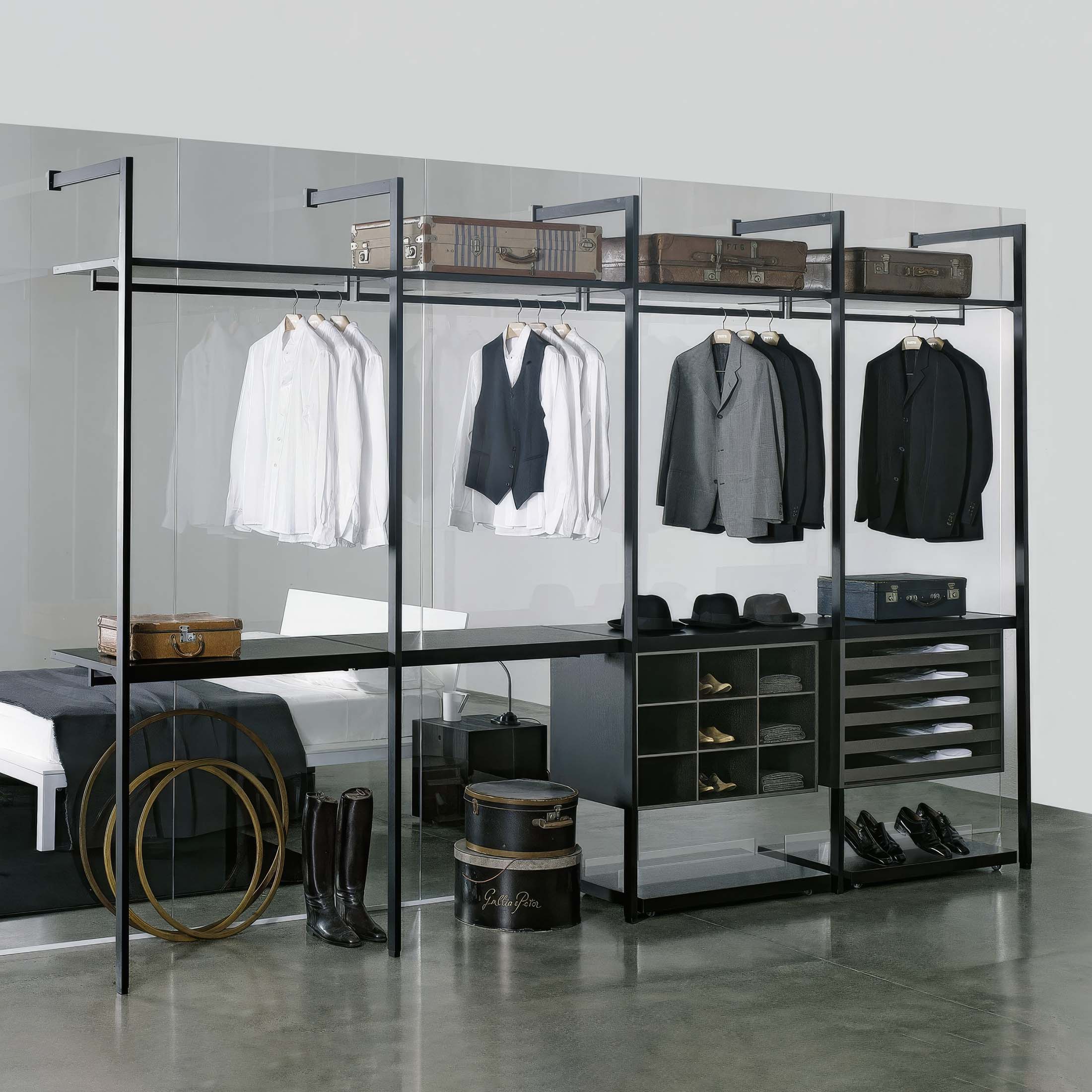 Walk-in closet - Storage Closet by Porro