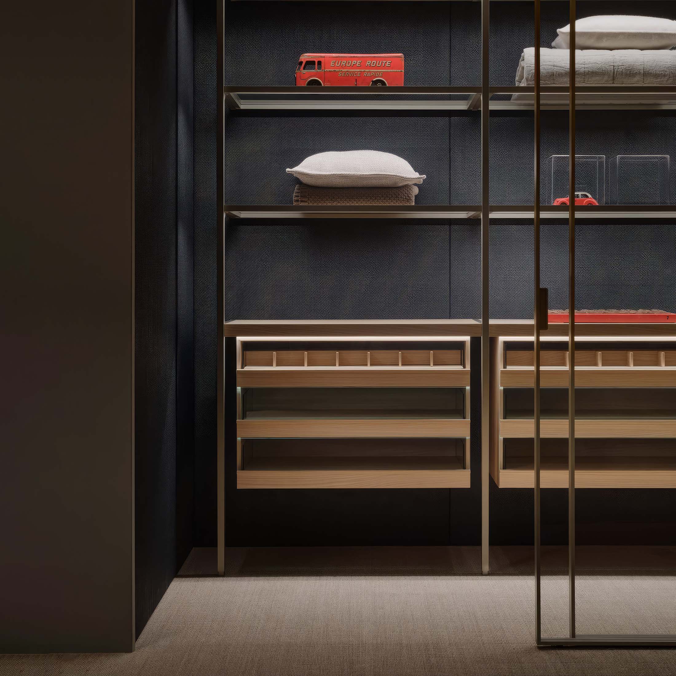 Walk-in closet - Storage Closet by Porro