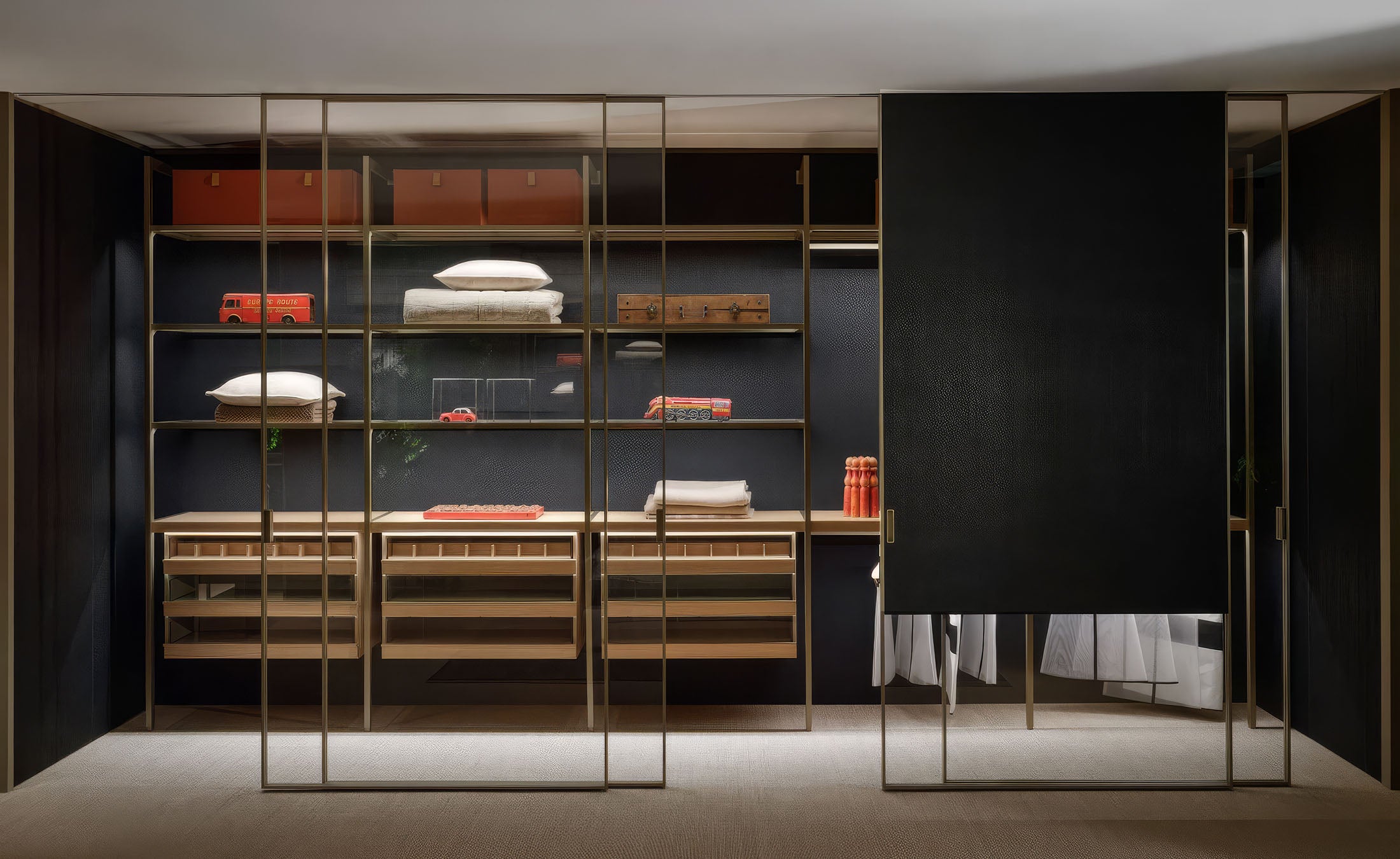 Walk-in closet - Storage Closet by Porro