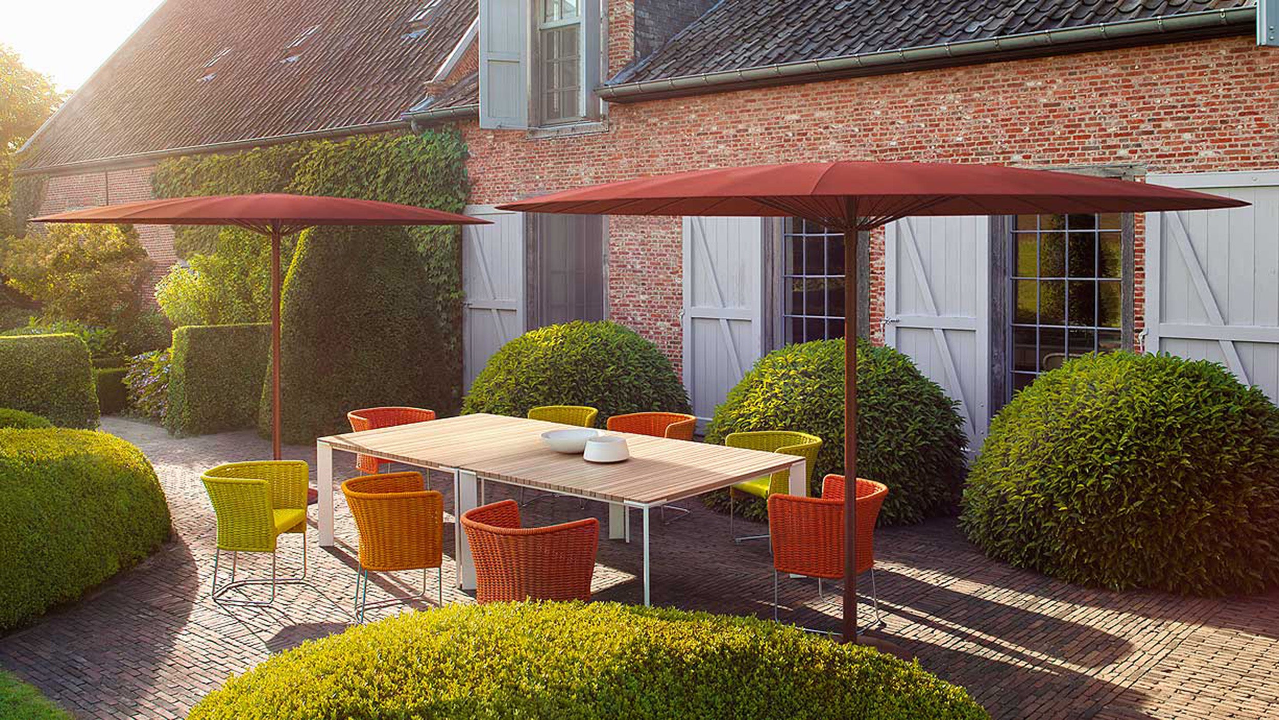 Desktop / Ami Dining Chair, designed by Francesco Rota for Paola Lenti