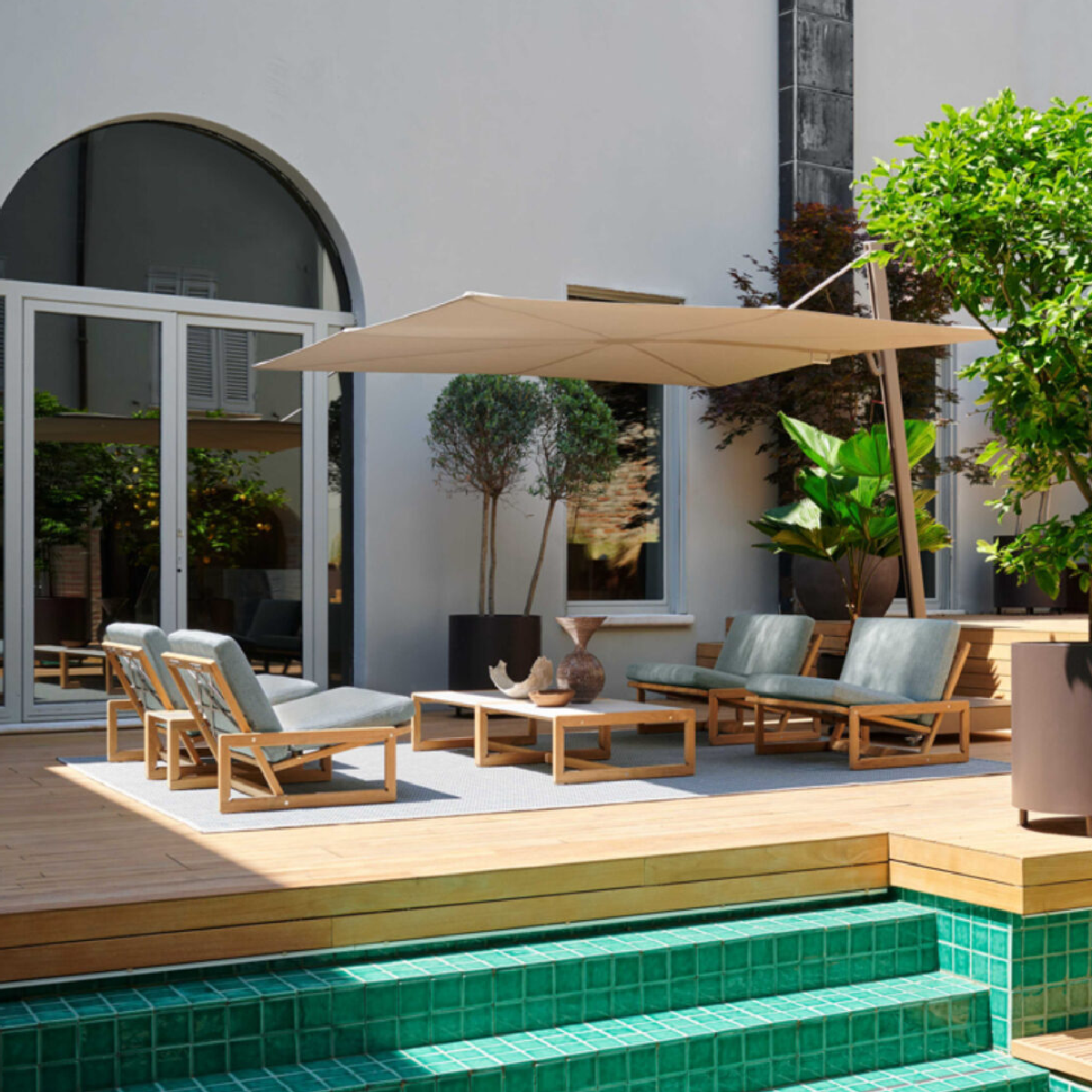 Mobile / WhiteMenu / Parasol, designed by Dirk Wynants made by Cassina