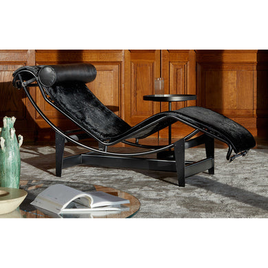 Black Hair-On Leather / Mobile / 4 Chaise Longue à Réglage Continu, Noire, Durable, designed by Le Corbusier, Pierre Jeanneret, Charlotte Perriand made by Cassina 