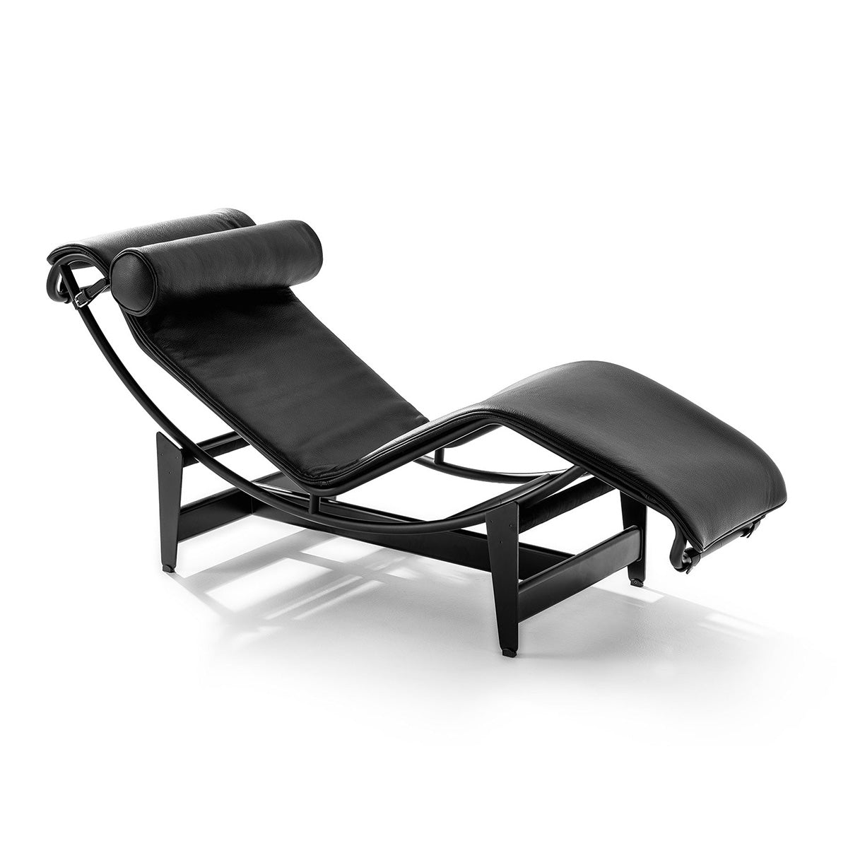 Black Leather 13Y253 / Mobile / 4 Chaise Longue à Réglage Continu, Noire, Durable, designed by Le Corbusier, Pierre Jeanneret, Charlotte Perriand made by Cassina 