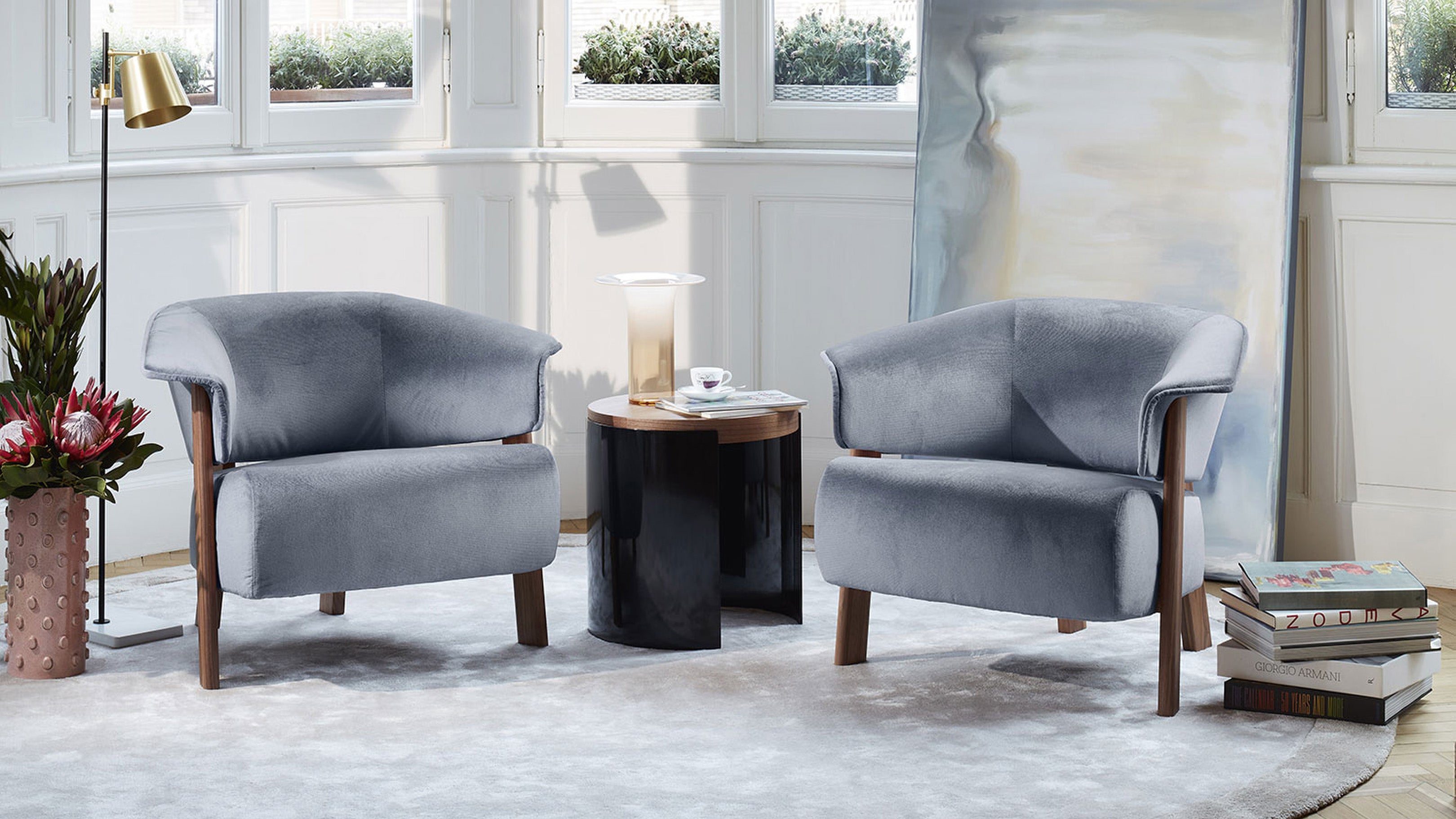 Desktop / Back Wing Armchair, designed by Patricia Urquiola made by Cassina 