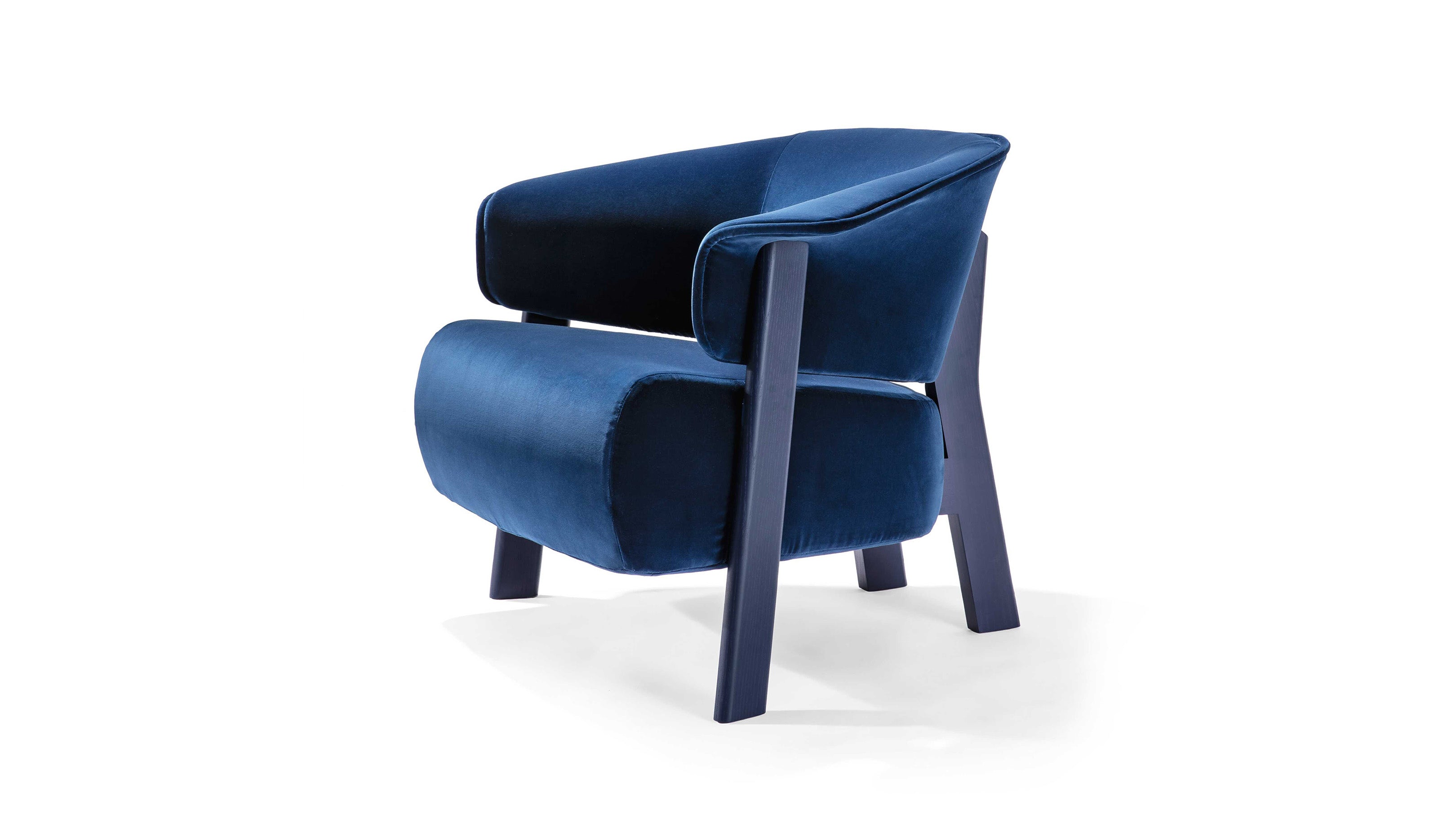 Desktop / Back Wing Armchair, designed by Patricia Urquiola made by Cassina 