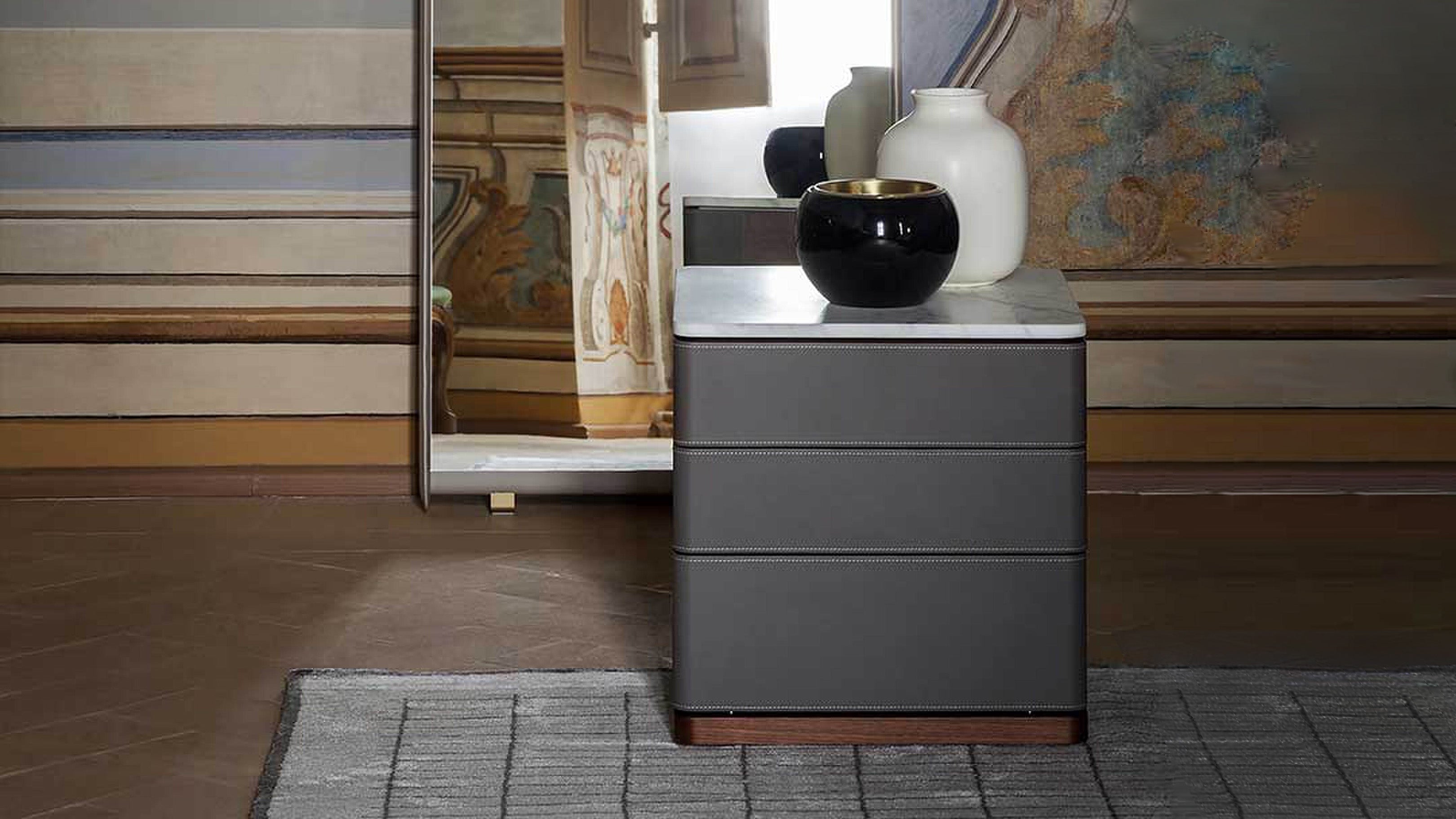 Desktop / Fidelio Notte Night Table, designed by Roberto Lazzeroni for Poltrona Frau 